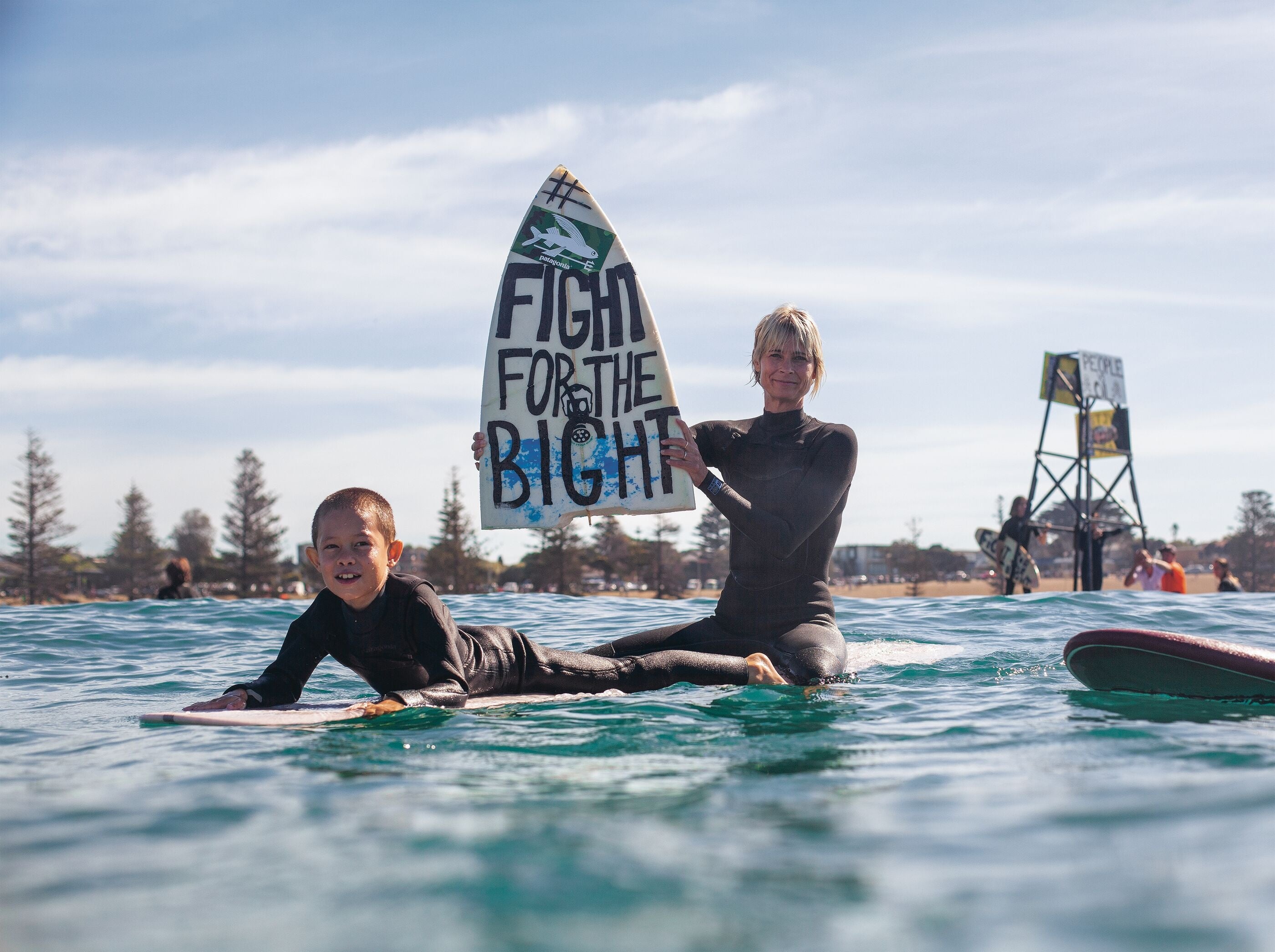 グレート・オーストラリア湾対岸での石油掘削に現場に向け、「アクティビストの友だち」とトーキーを出発するベリンダ・バグス。© Emma Bäcklund