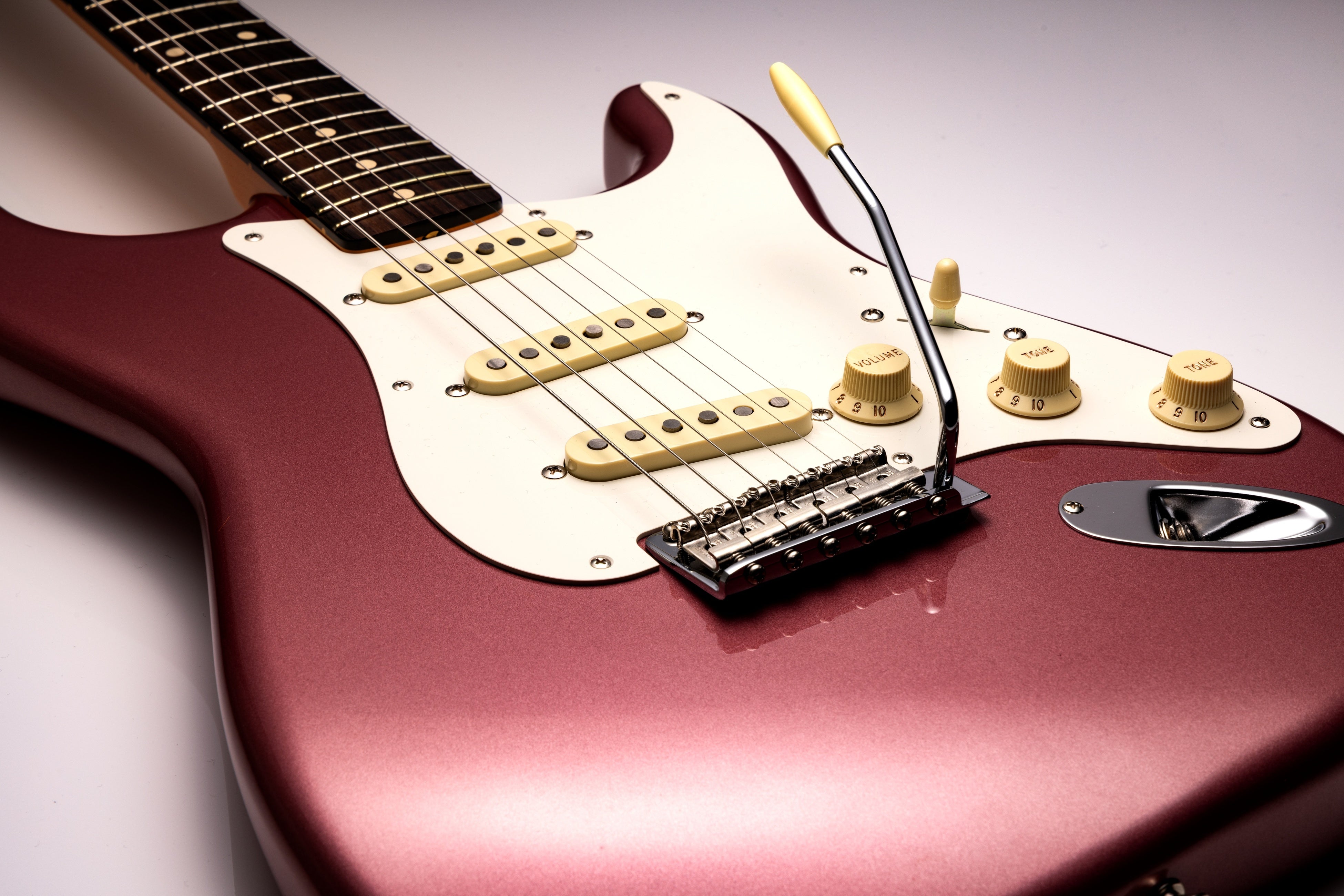 Fender Char Stratocaster Burgundy Chaモデル 日本のロックレジェンド、Charの新シグネイチャーモデル『Char