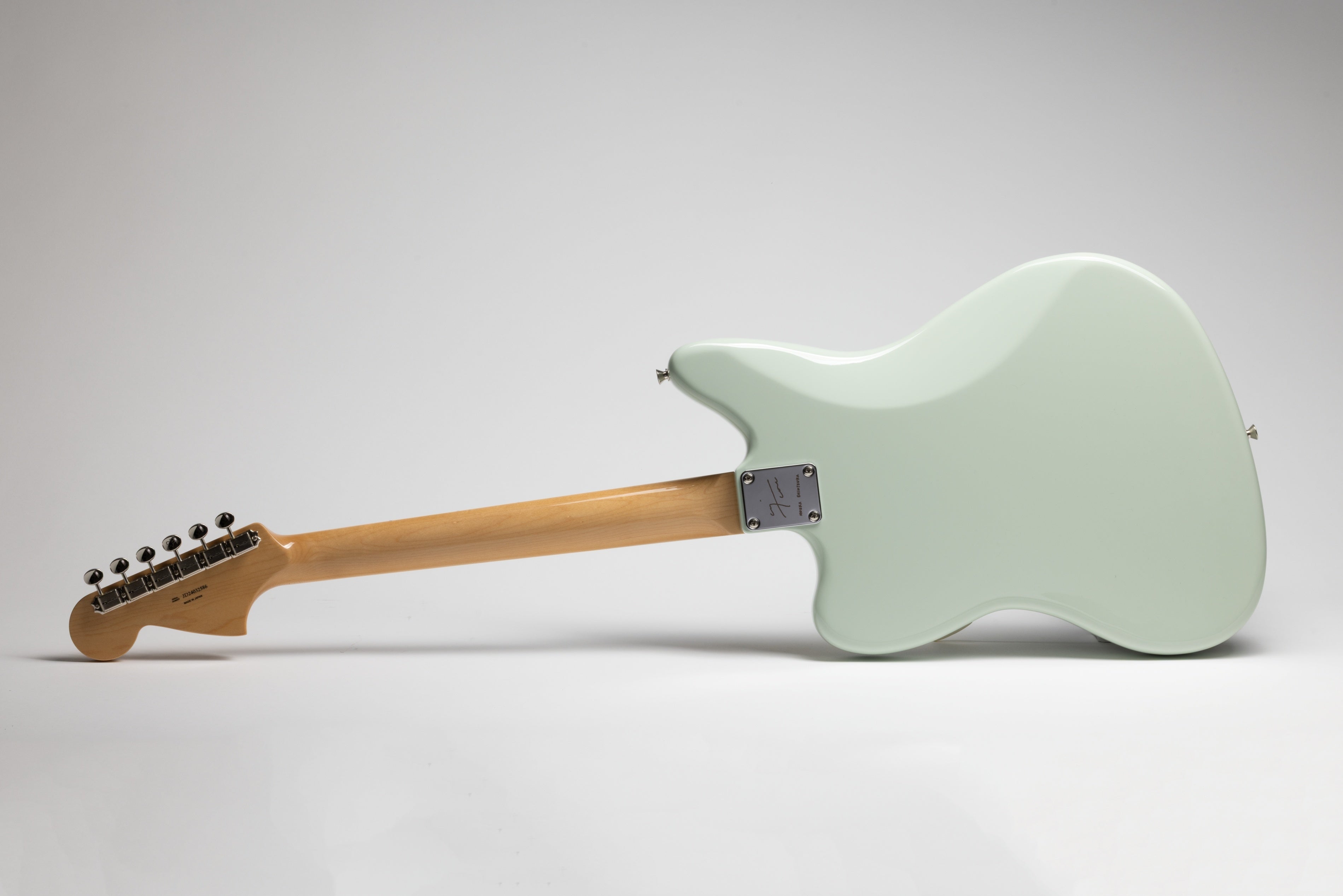 羊文学・塩塚モエカ 初のFenderシグネイチャーギター『Moeka Shiotsuka