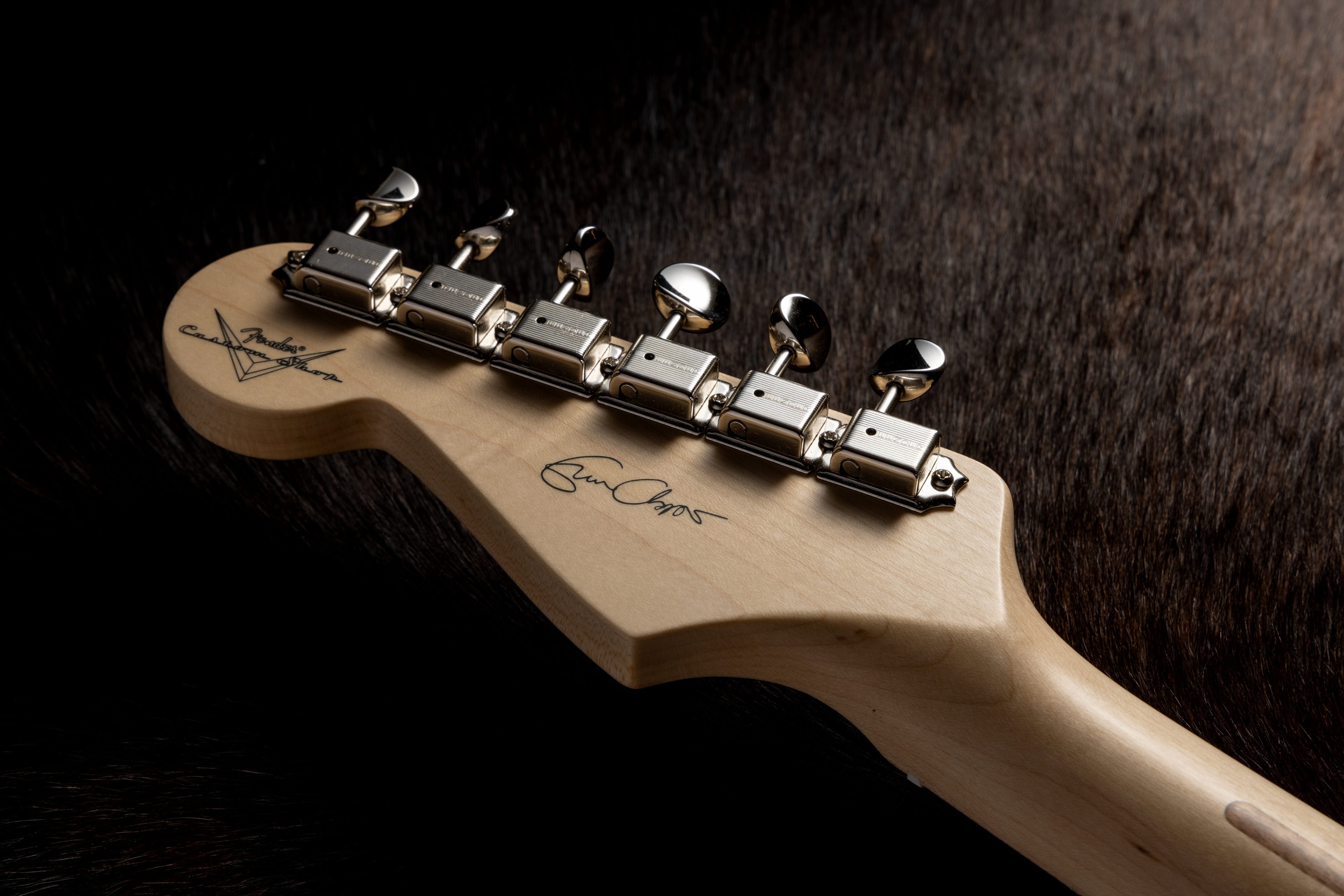 伝説のサウンドと魂を受け継ぐエリック・クラプトンモデルの新色11月17