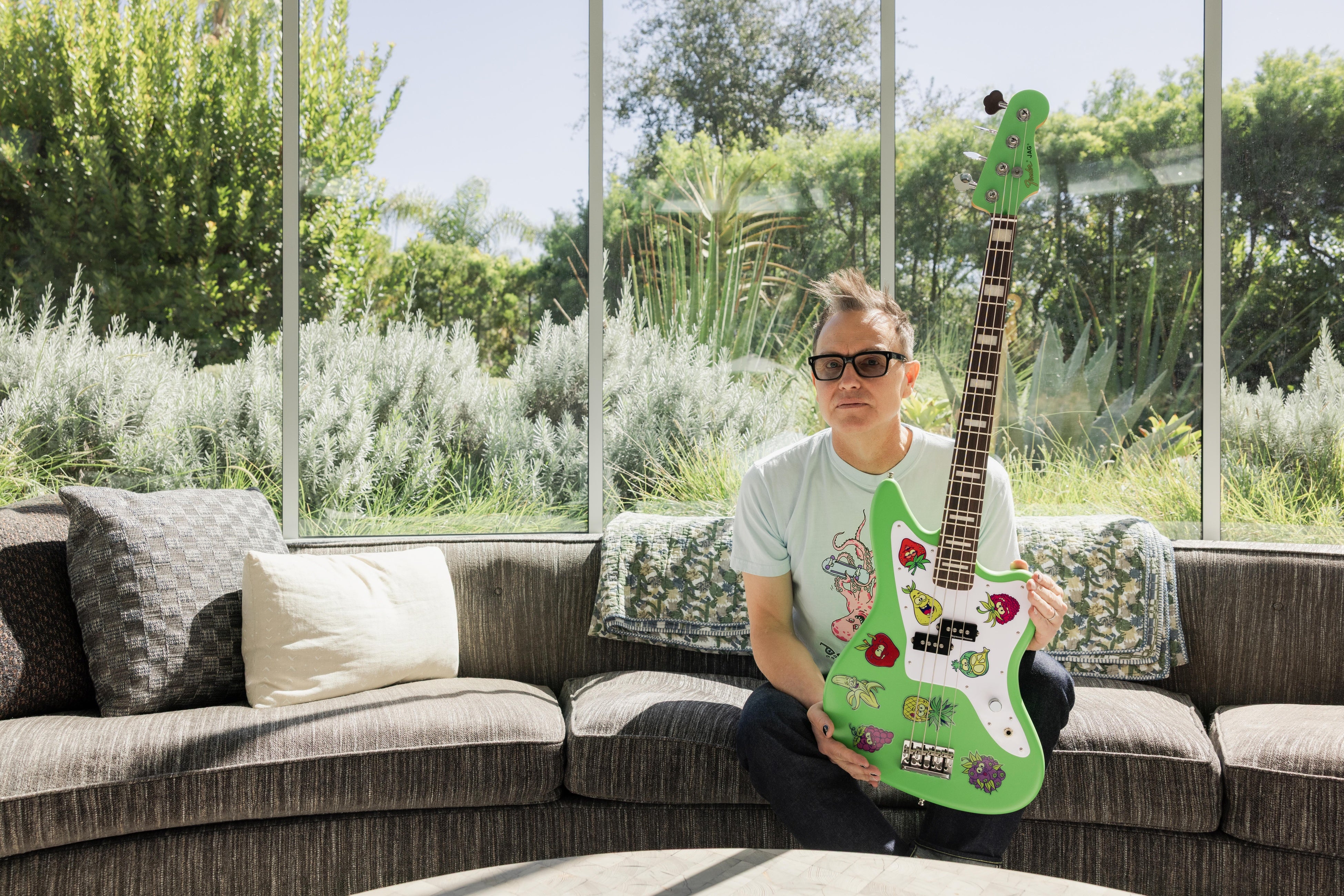 マーク・ホッパスの最新シグネイチャーモデル『Limited Edition Mark Hoppus Stoned Fruit Jaguar® Bass』10月22日（木）22時より182時間限定で販売