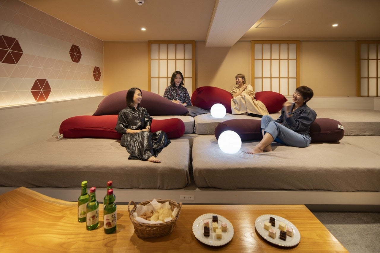 【スイートルーム812号室】女子会はもちろん、家族連れなどのグループ単位でもご利用いただけます。