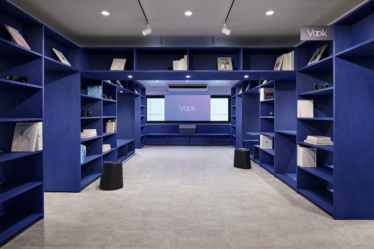 PHOTOGRAPHS：shuntaro (bird and insect ltd.)