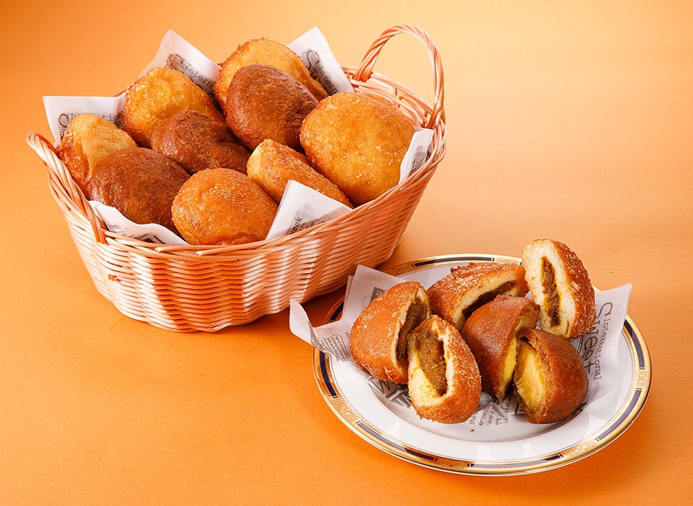 〈レストラン 蜂の家〉カレーパン