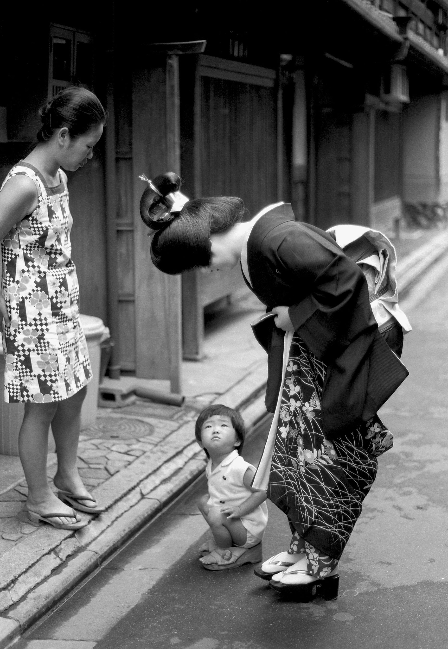 「行ってくるね」昭和48年（1973）©Hiroshi Mizobuchi