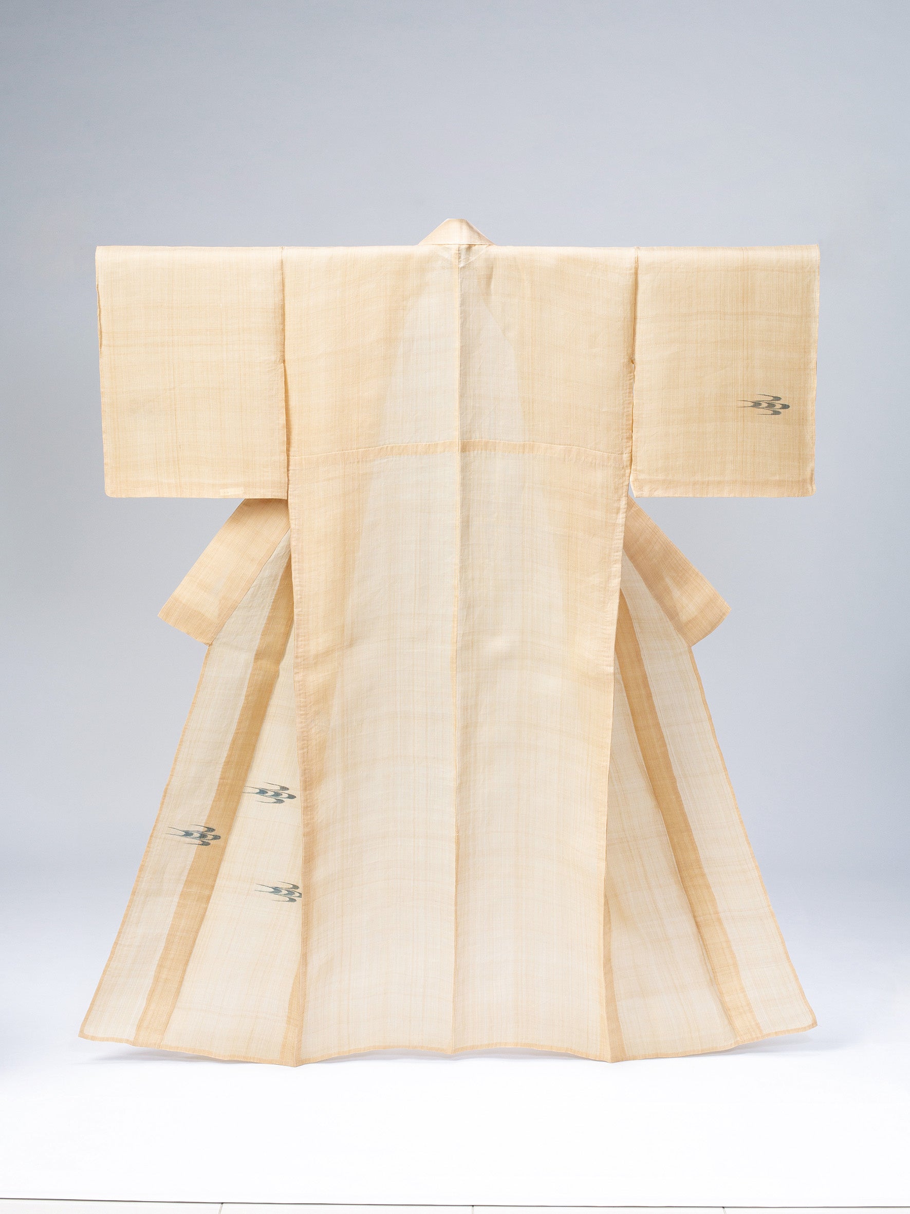 芭蕉布　着物「一玉　小鳥」（昭和58年）©つは写真館　比嘉厚