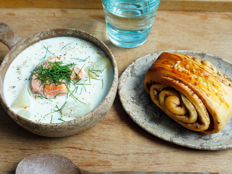 サーモンスープ、シナモンロール