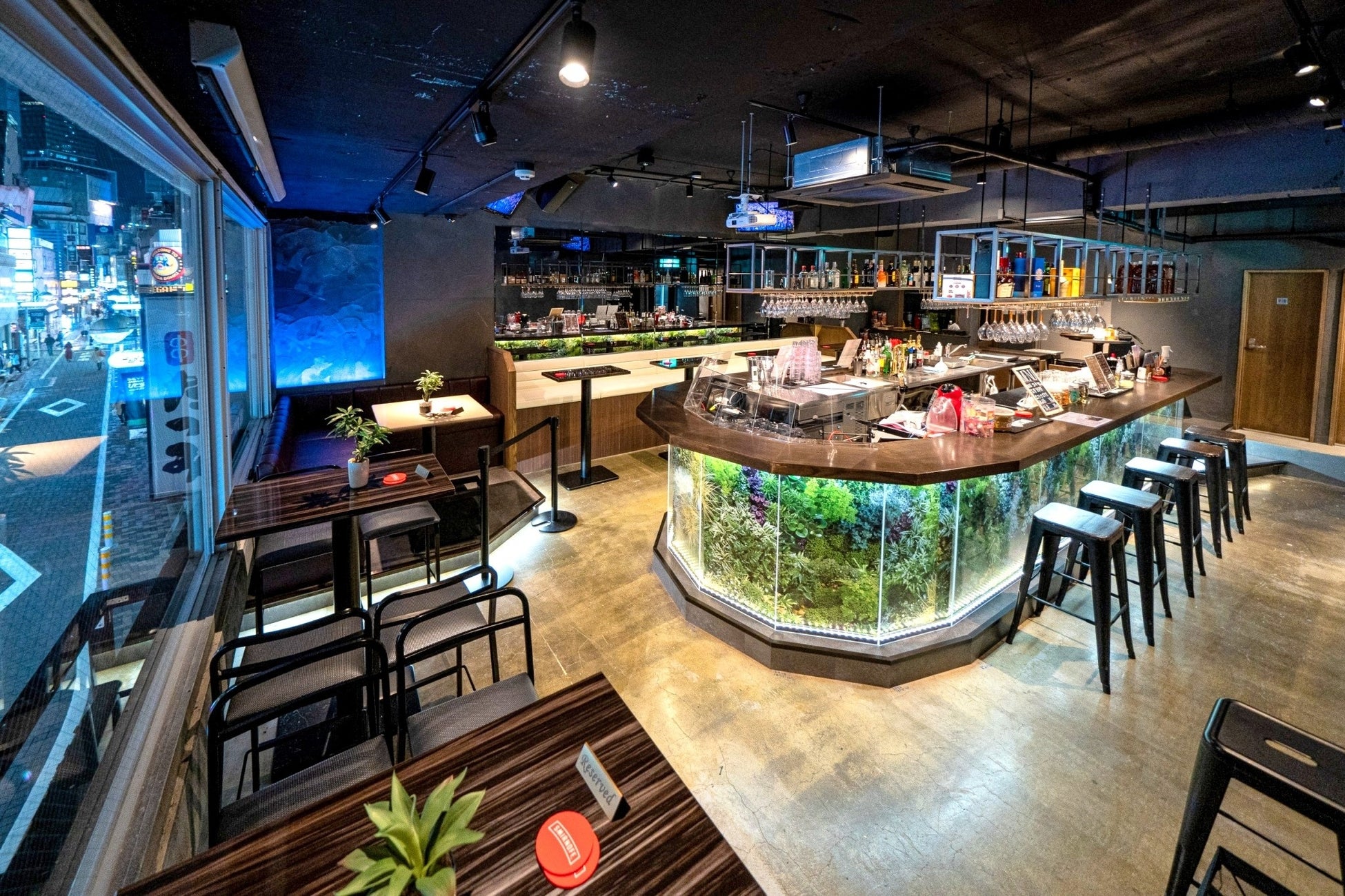 【渋谷クラブ】LITTS BAR - 渋谷 DJ BAR リッツバー - オープンしたばかりの渋谷クラブ、リッツバー渋谷で渋谷のクラブイベントを楽しもう。