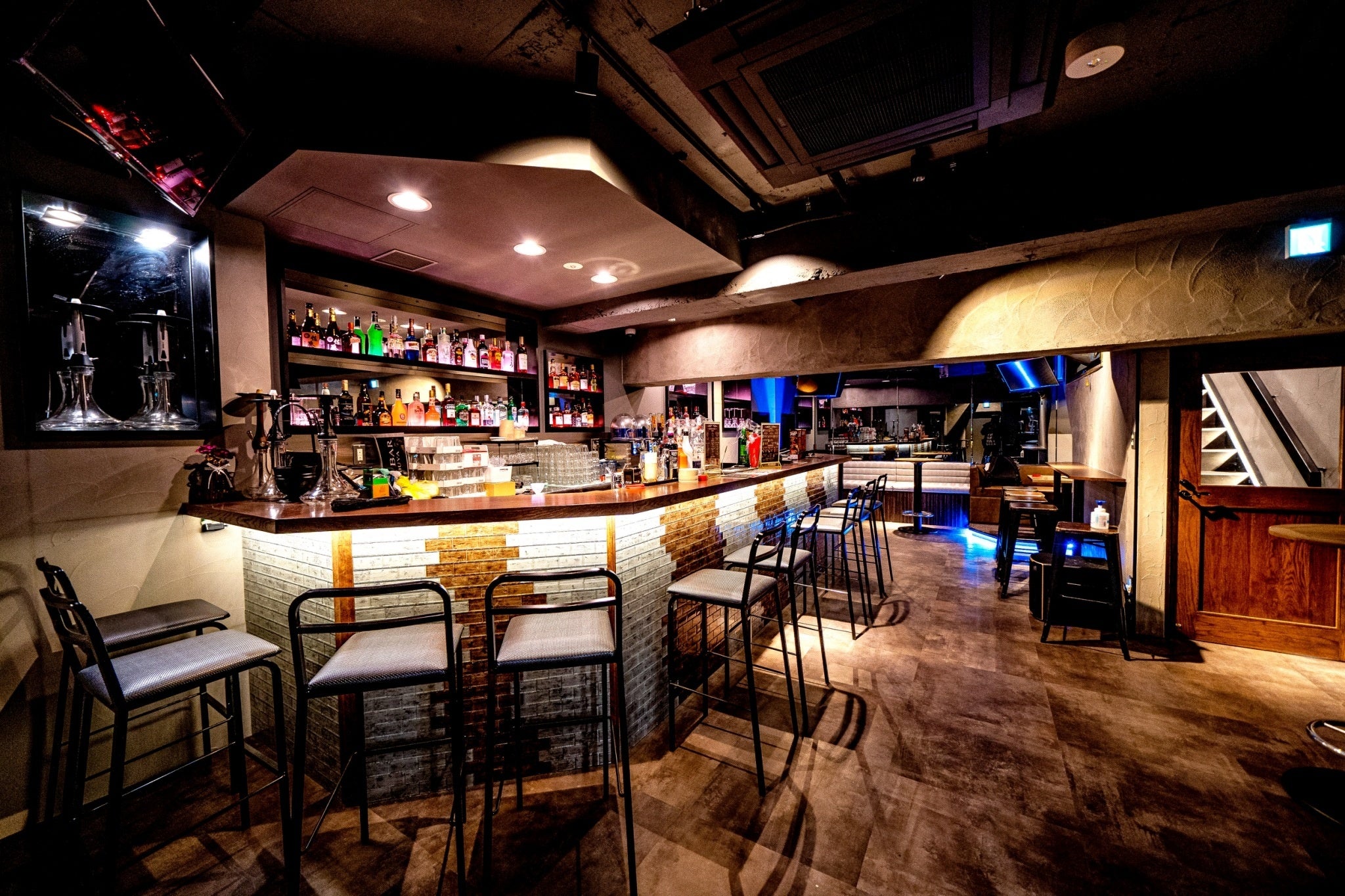 「OAK BAR SHIBUYA - オークバー 渋谷シーシャバー」渋谷のクラブイベント、音楽、シーシャ、DJBARを同時に楽しめるの渋谷のクラブイベントが大人気。