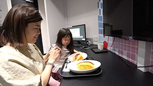 食事も簡単に注文できます