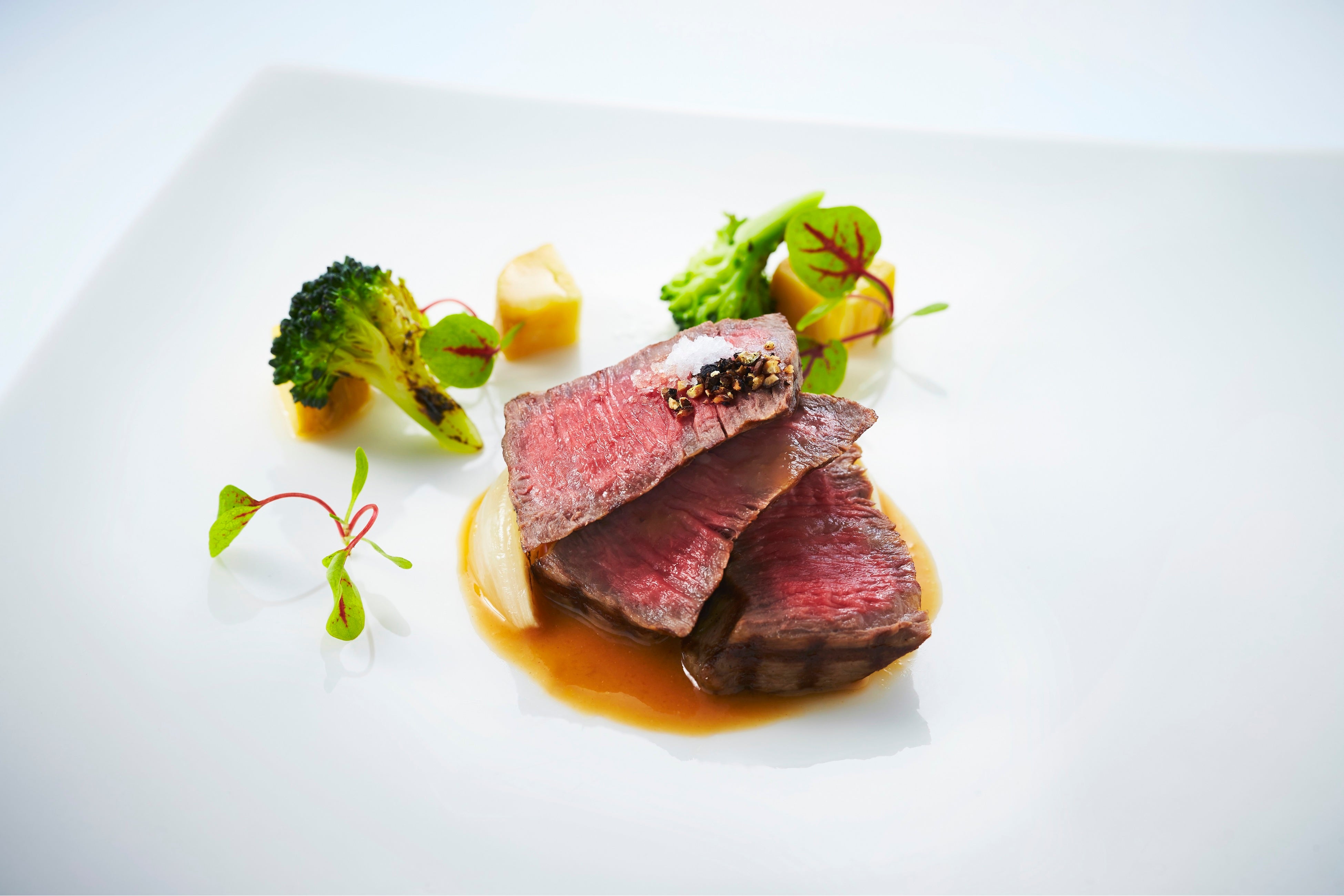 コッコラーレ「スペシャリテ」肉料理イメージ