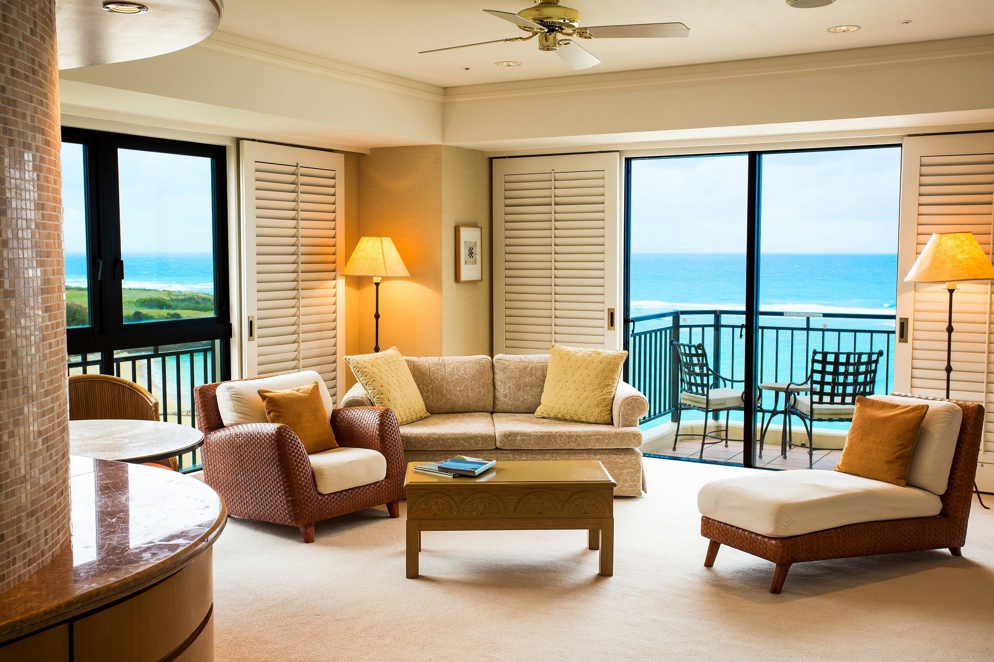 アリビラスイート（リビングルーム）