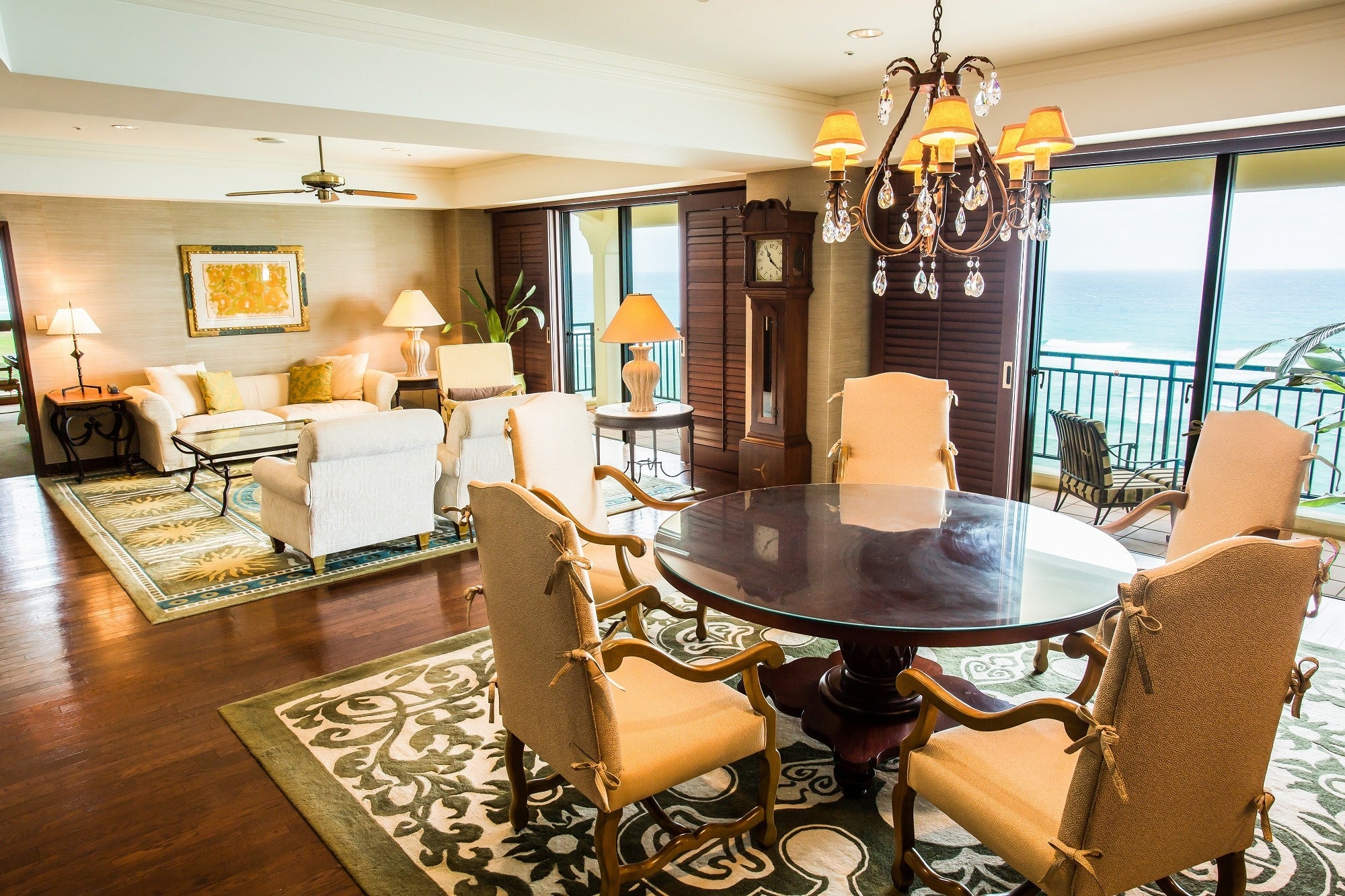 ロイヤルスイート（リビングルーム）