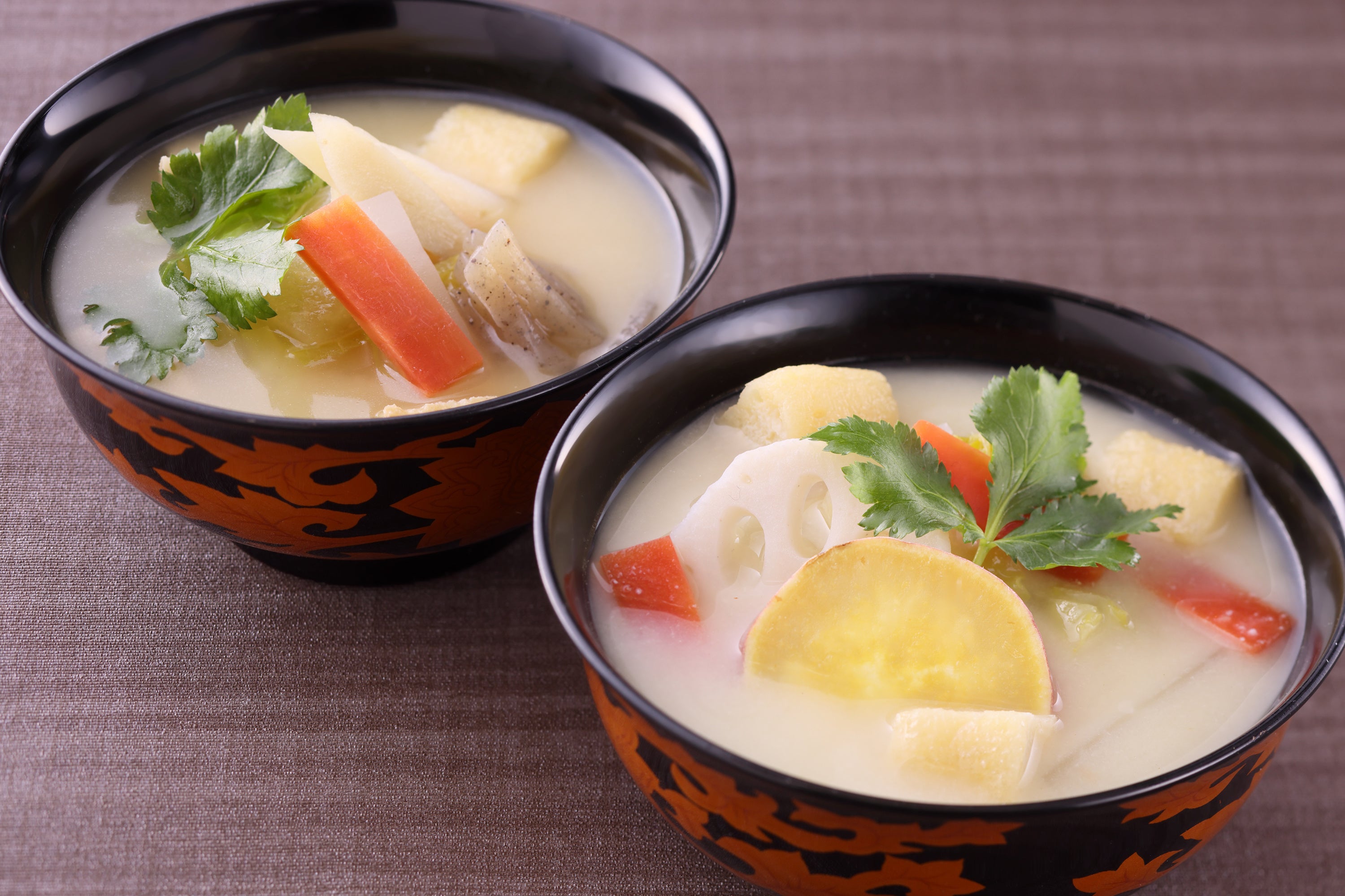 精進汁（左）・粕汁（右）