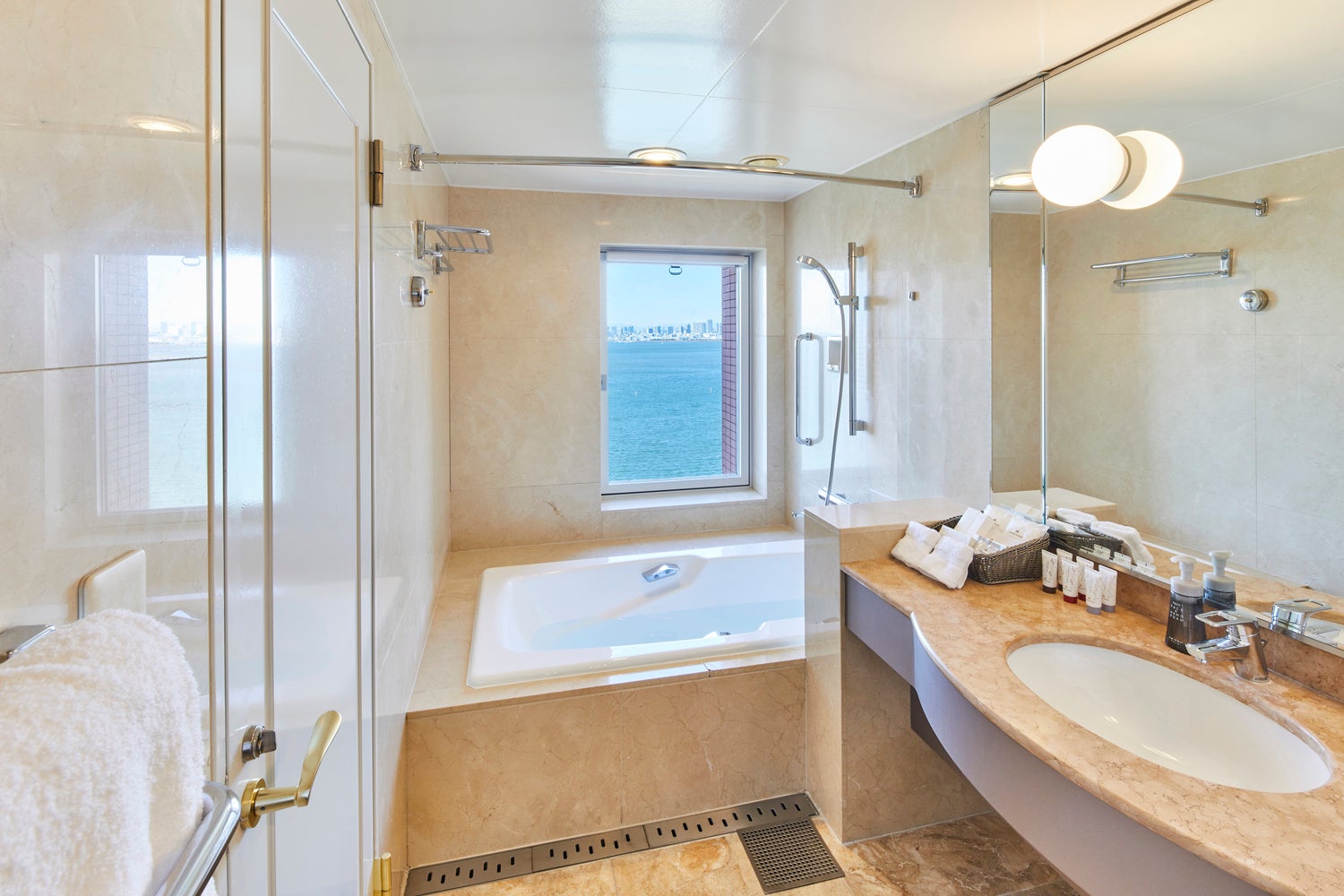 グランドニッコー東京ベイ 舞浜 プライベートジェットで行く 東京ディズニーリゾート オフィシャルホテル グランドニッコー東京ベイ 舞浜 へ泊まる旅 パークチケット確約プラン販売開始 ニッコー ホテルズ インターナショナルのプレスリリース グランドニッコー東京ベイ 舞浜 プライベートジェットで行く 東京ディズニーリゾート オフィシャルホテル グランドニッコー東京ベイ 舞浜 へ泊まる旅 パークチケット確約プラン販売開始 ニッコー ホテルズ インターナショナルのプレスリリース