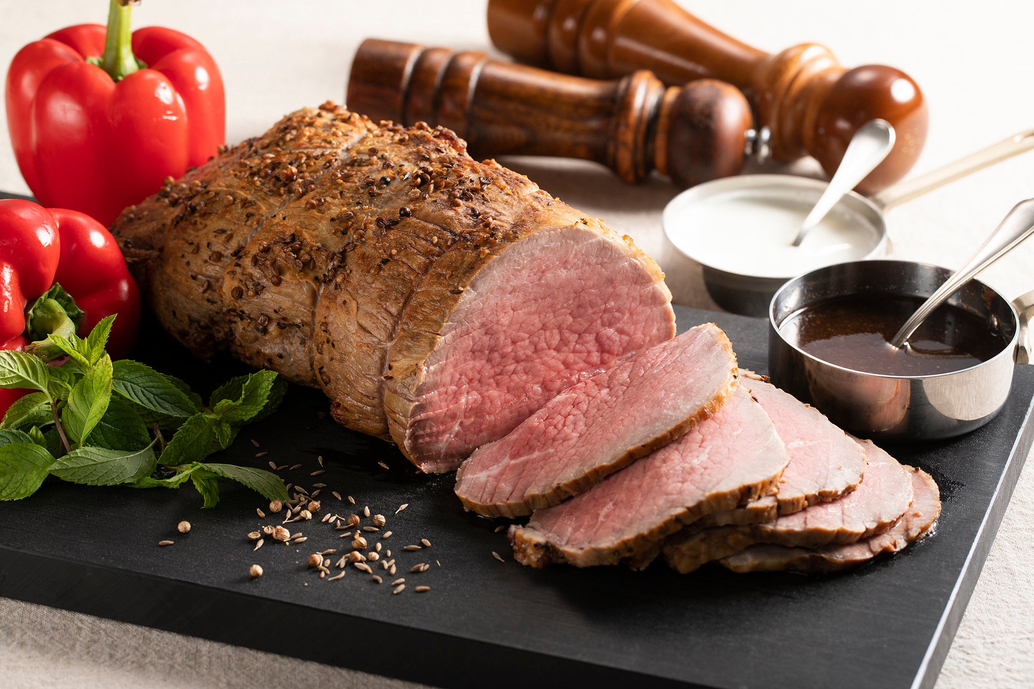 スパイシーローストビーフ ヨーグルトソース