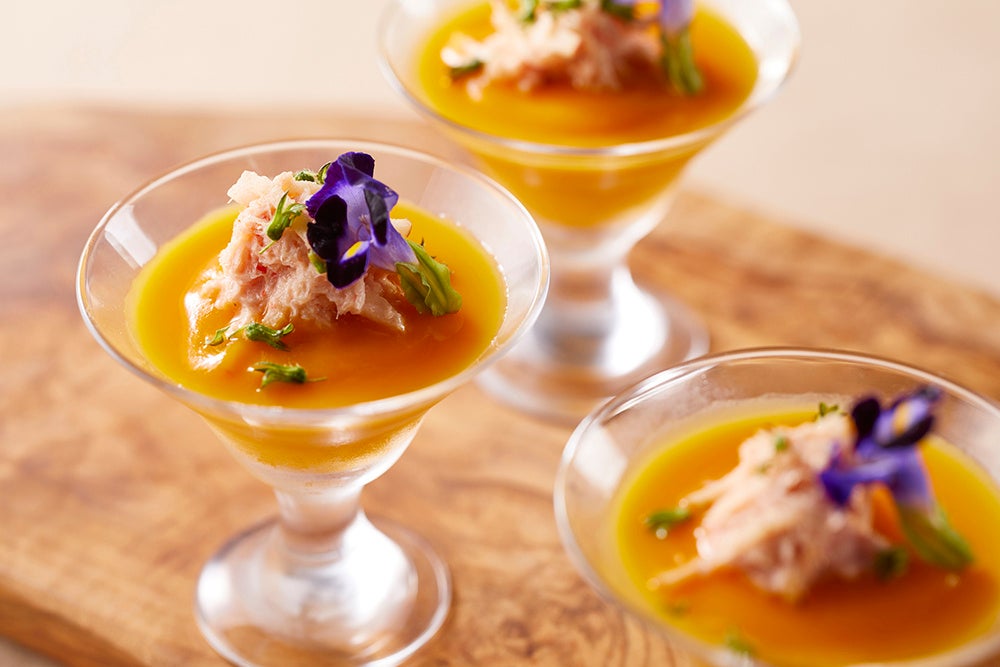 バターナッツスクワッシュのブランマンジェ カニサラダ添え