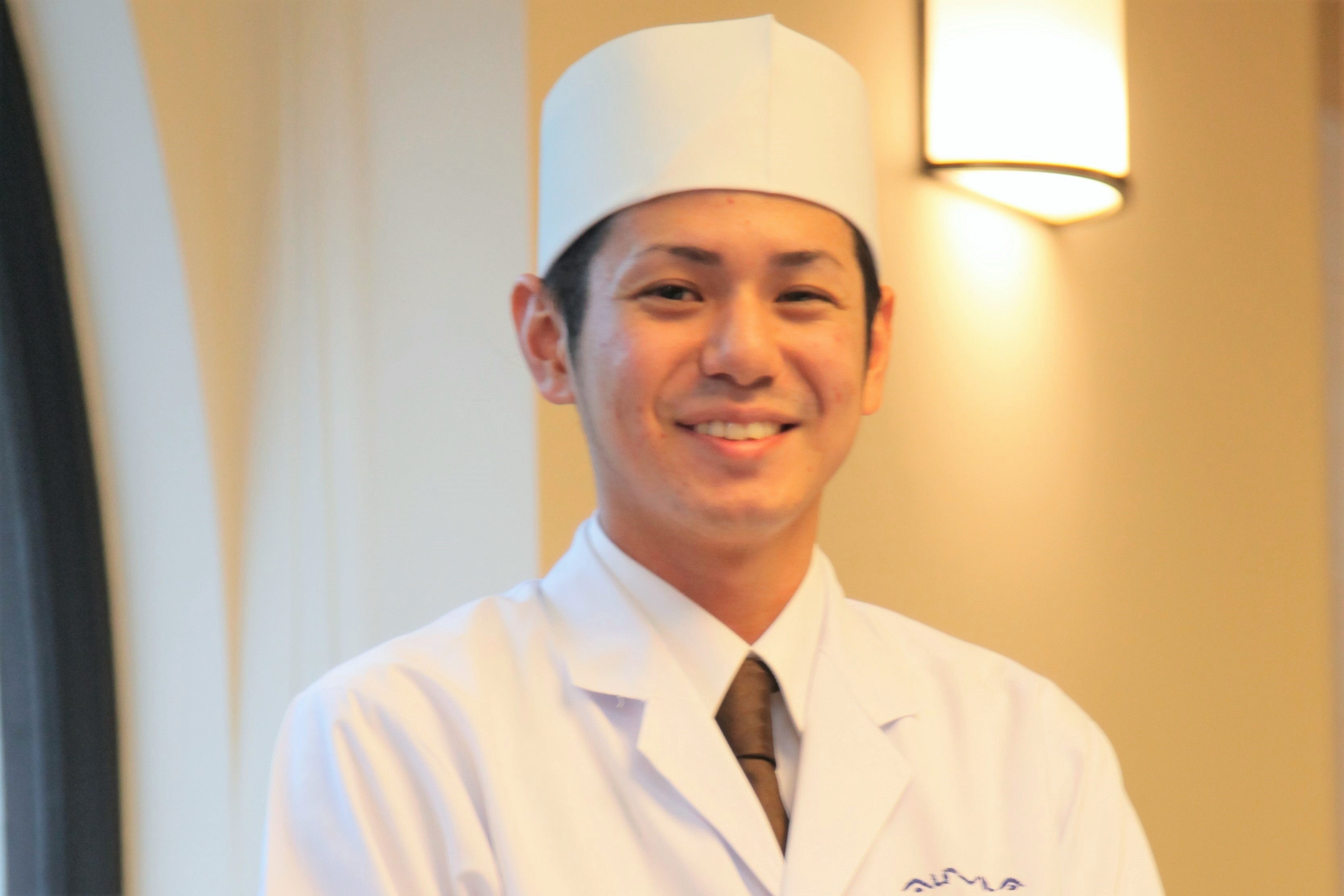 「ハロウィーン物語」考案者：板前　新里 亮太（しんざと りょうた）