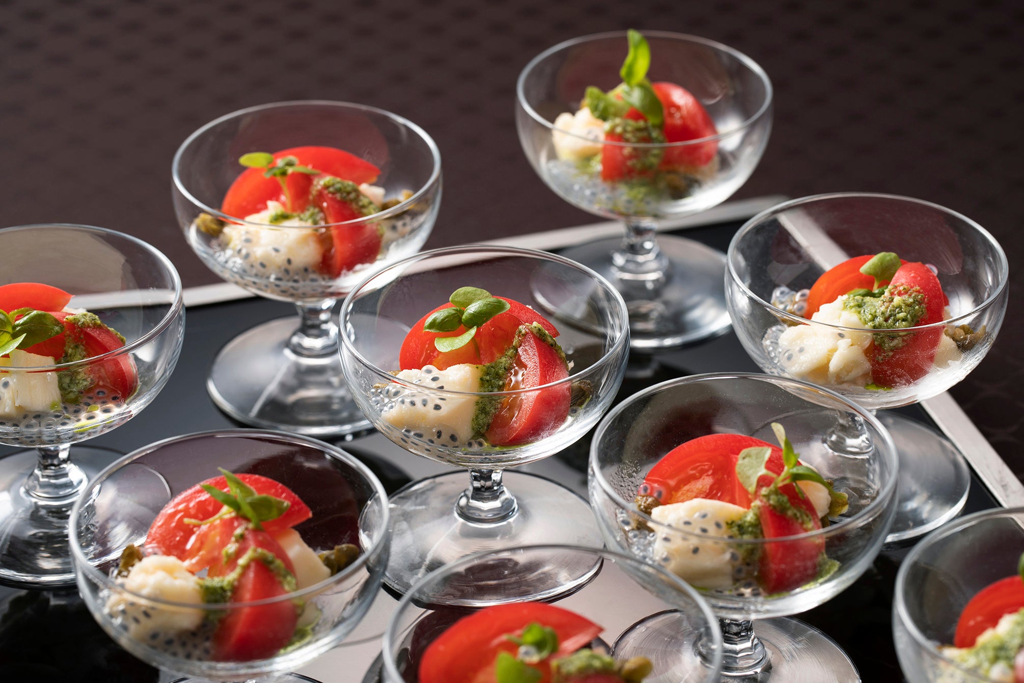 泉南フルーツトマトとモッツアレラチーズのカプレーゼ