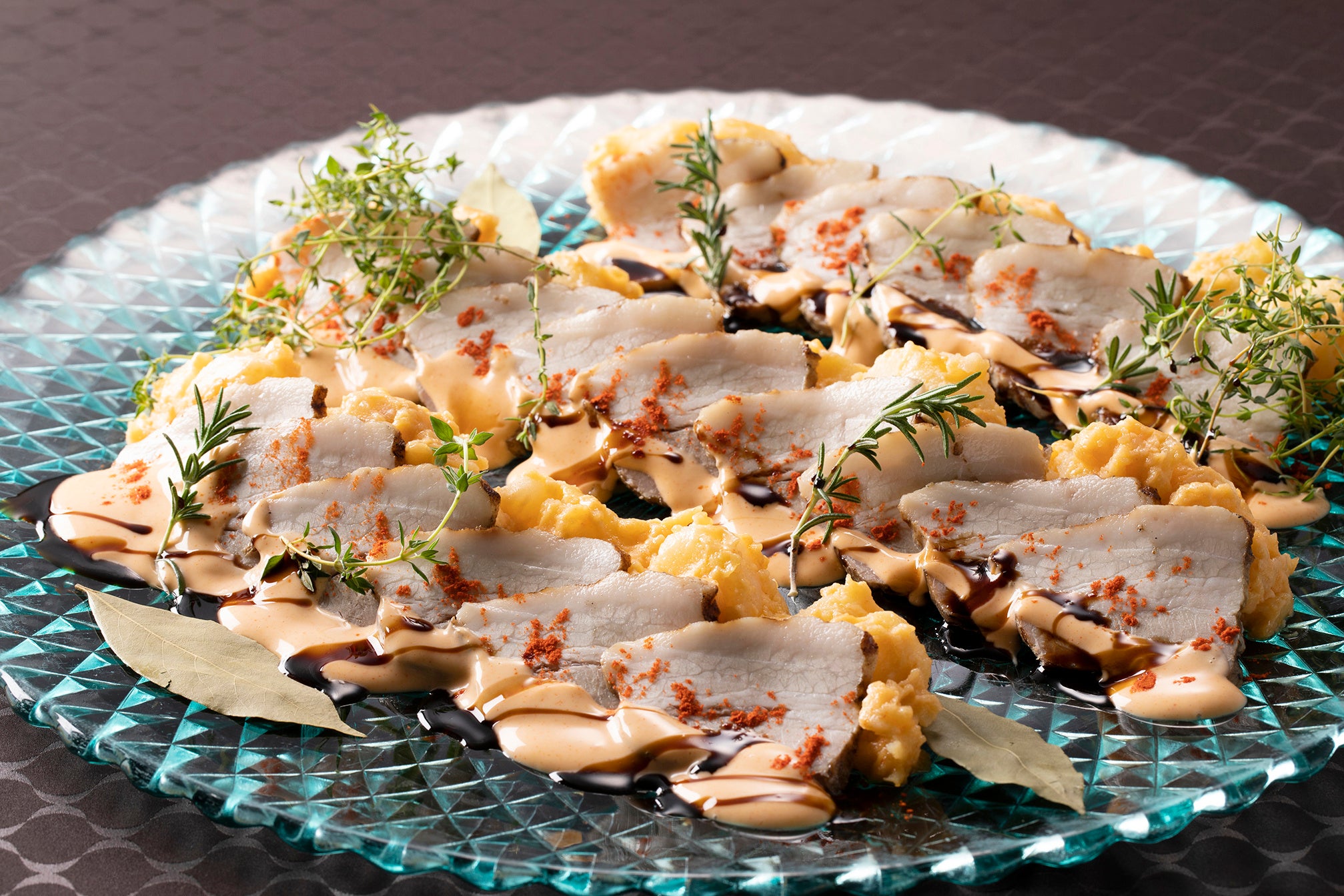 豚バラのグリルとスパイスポテトサラダ