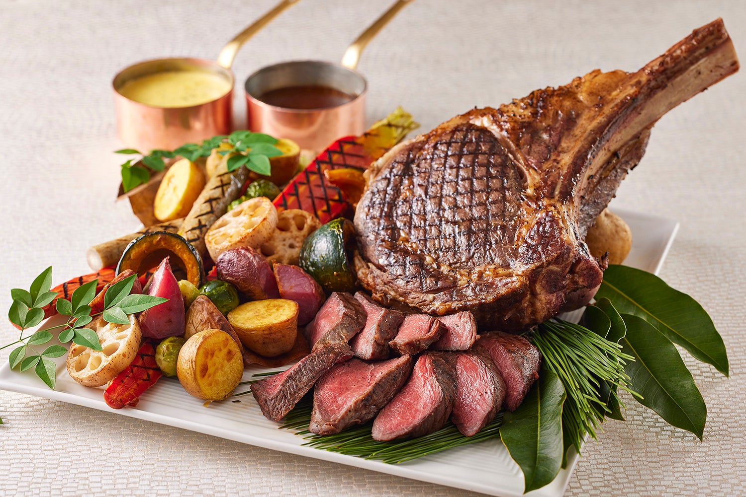 牛肉のグリルと冬野菜のオーブン焼き