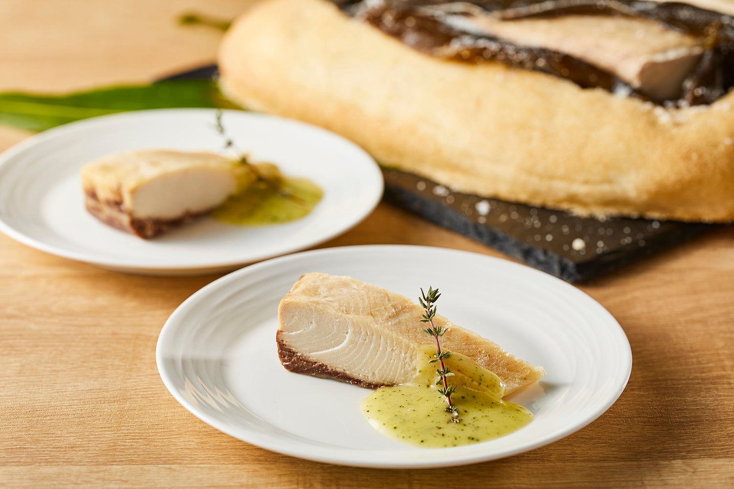 鰤の塩釜焼き 柚子と青のりのブールブランソース