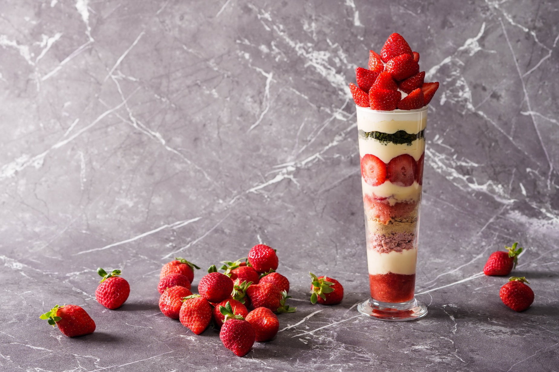 博多あまおうのパフェ