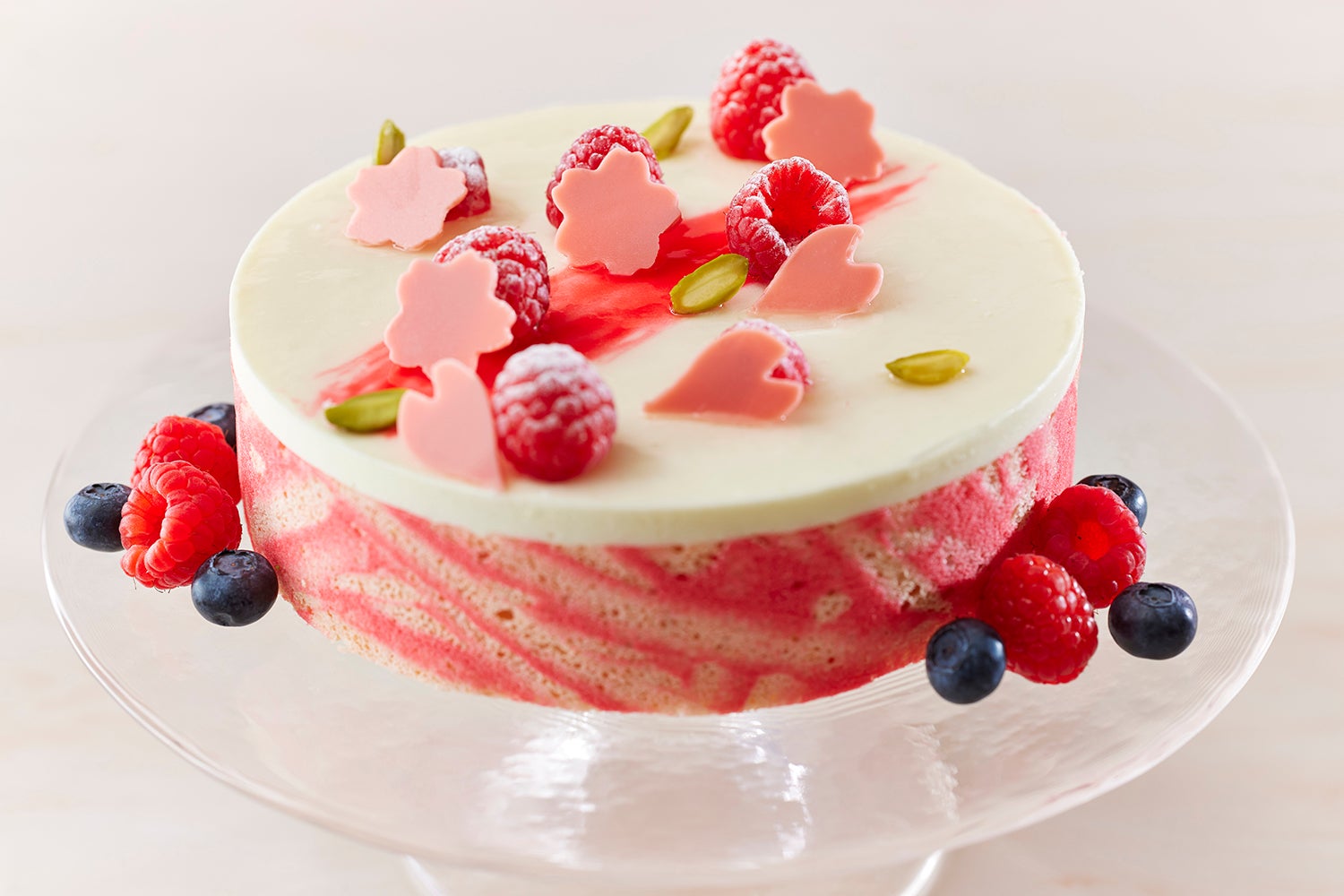 さくらベリーとフロマージュブランムース