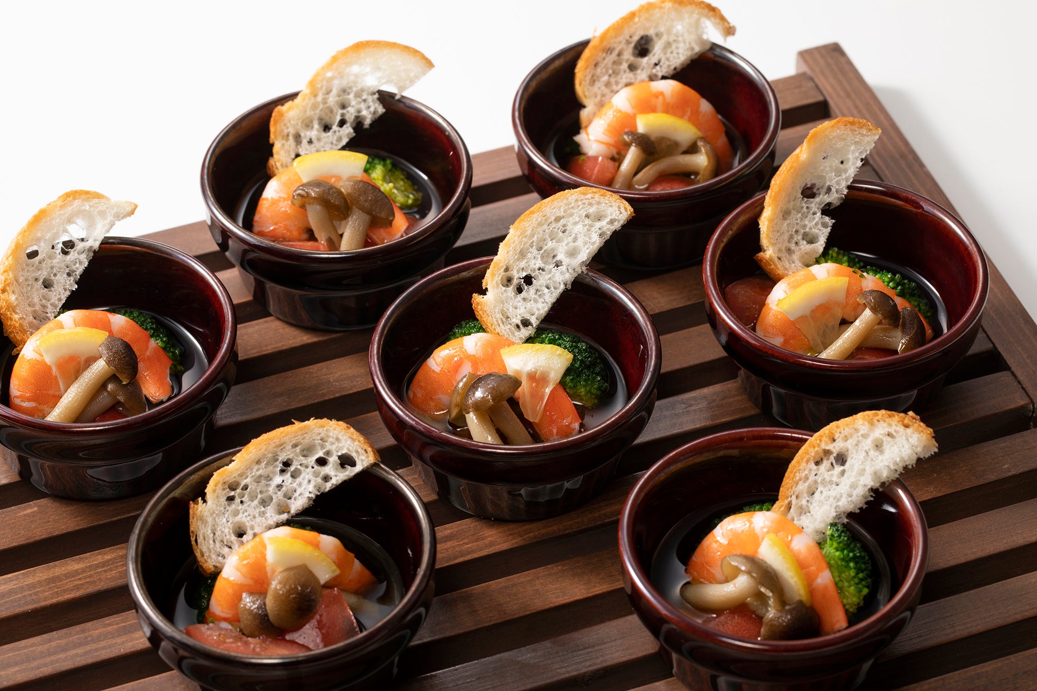 小エビとブロッコリーの 雲丹風味のアヒージョ(4月)