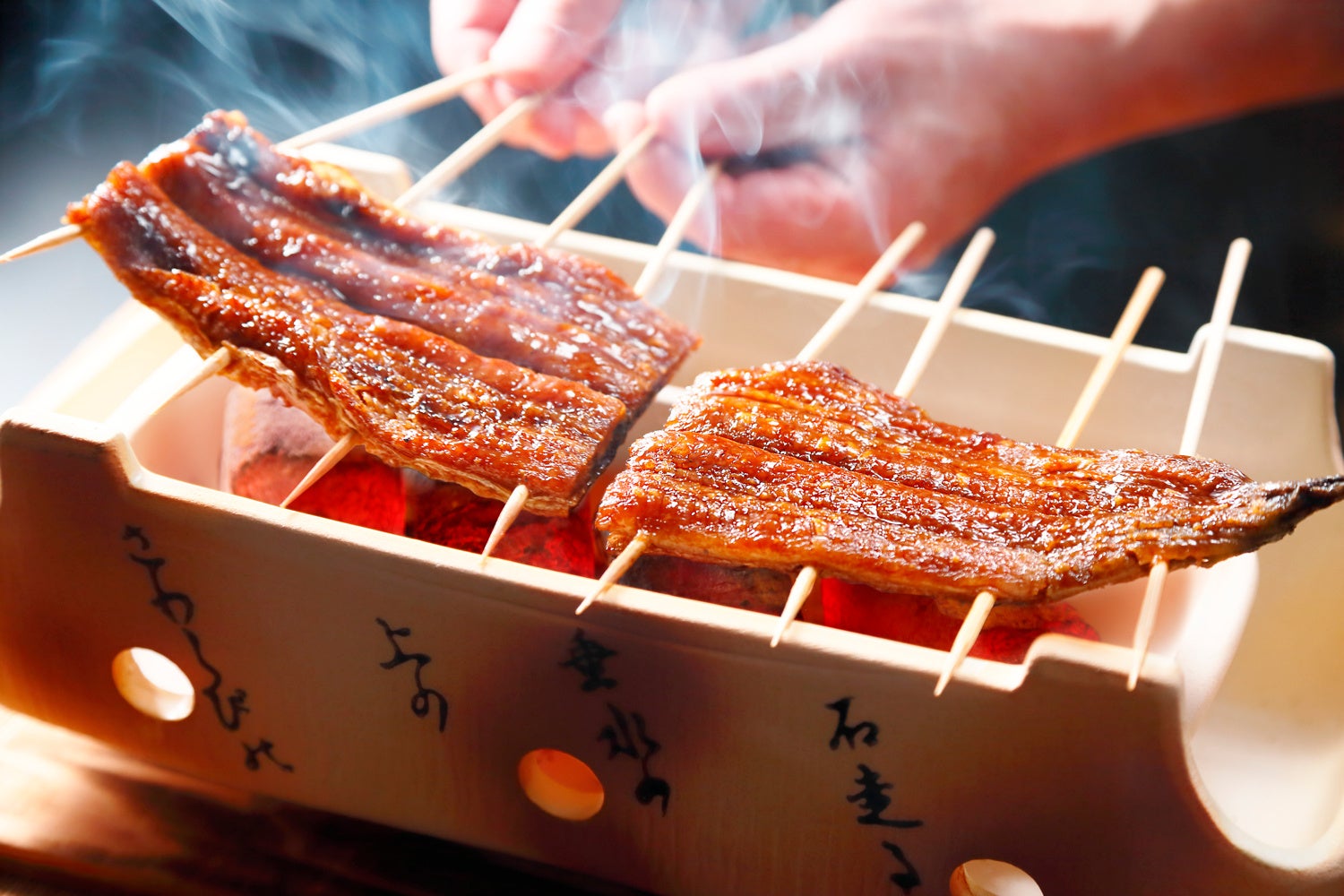 「国産鰻重弁当」調理の様子