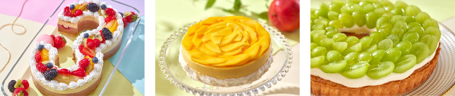 左：3rdアニバーサリーケーキ／中央：ココナッツマンゴー／右：マスカットタルト