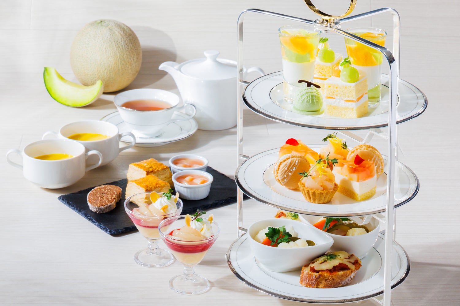 メロンと桃のアフタヌーンティー イメージ