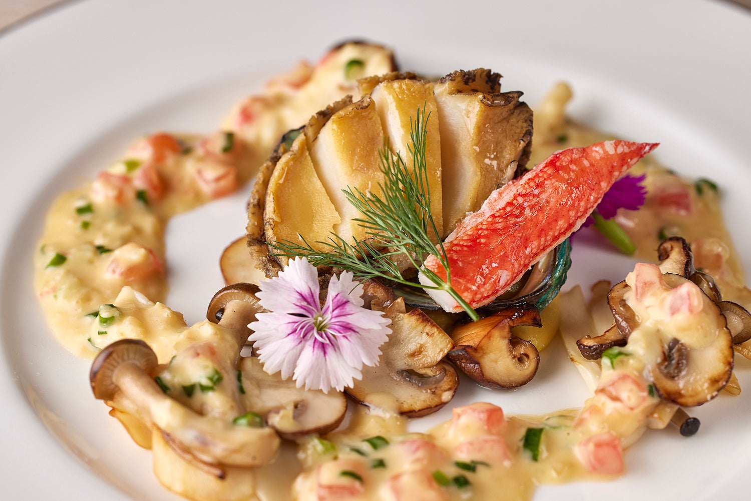 秋野菜とアワビとズワイガニのデュクレレソース