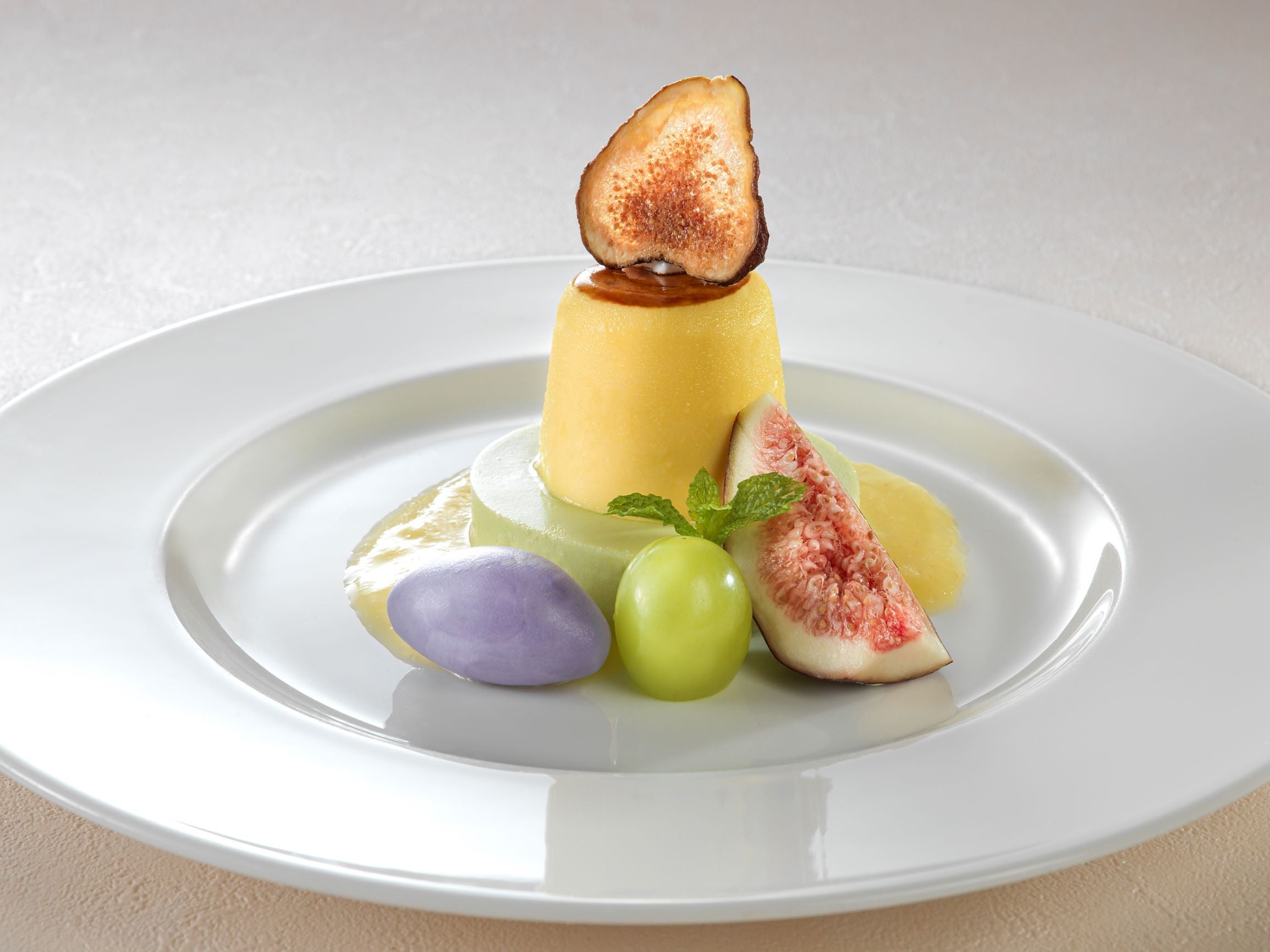 ファンダイニング「コッコラーレ」スペシャリテ　デザート『焼きナスのムースとパンプキンプリン』