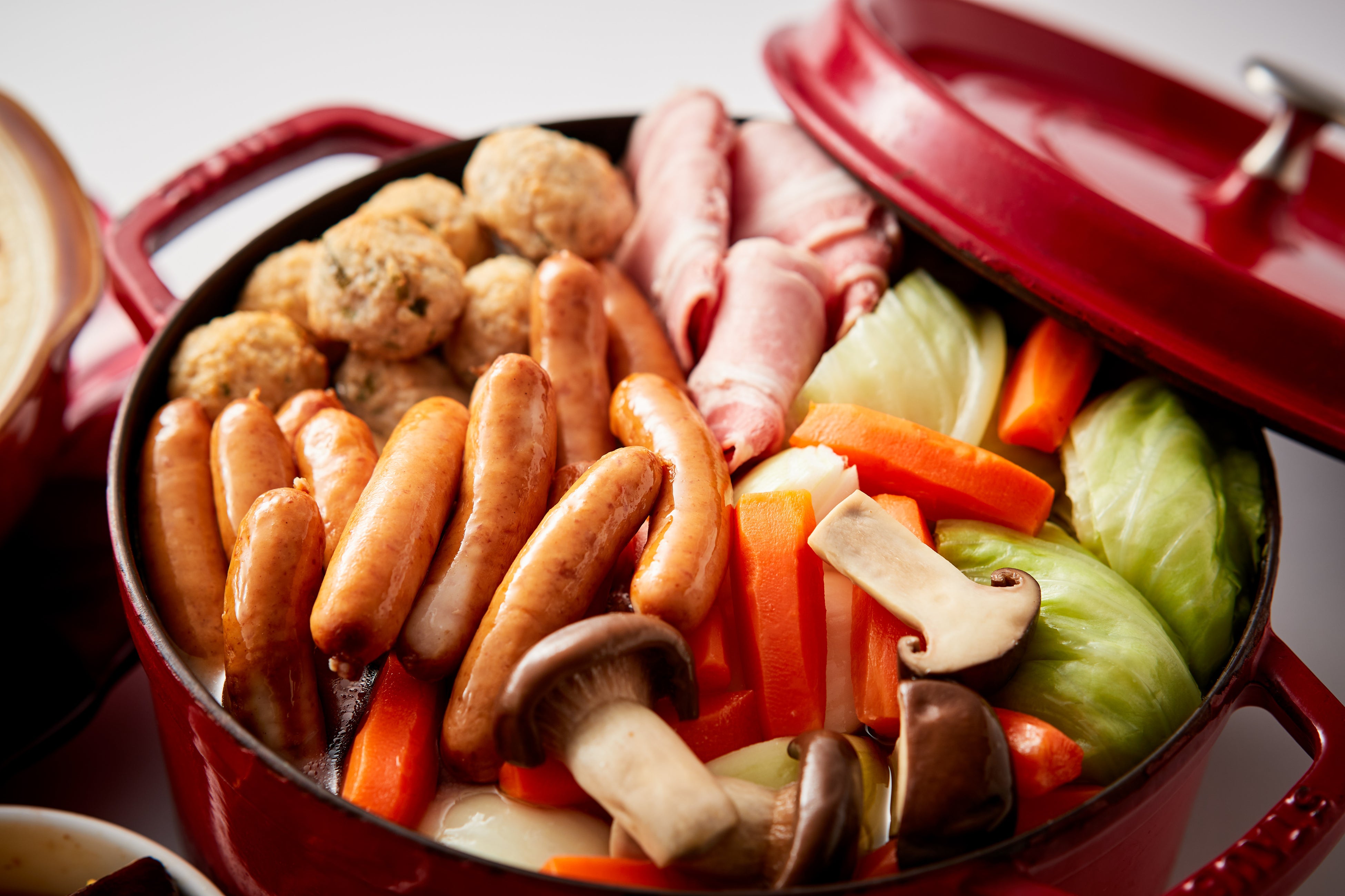 ソーセージ・ベーコン・鶏だんごのポトフ風鍋