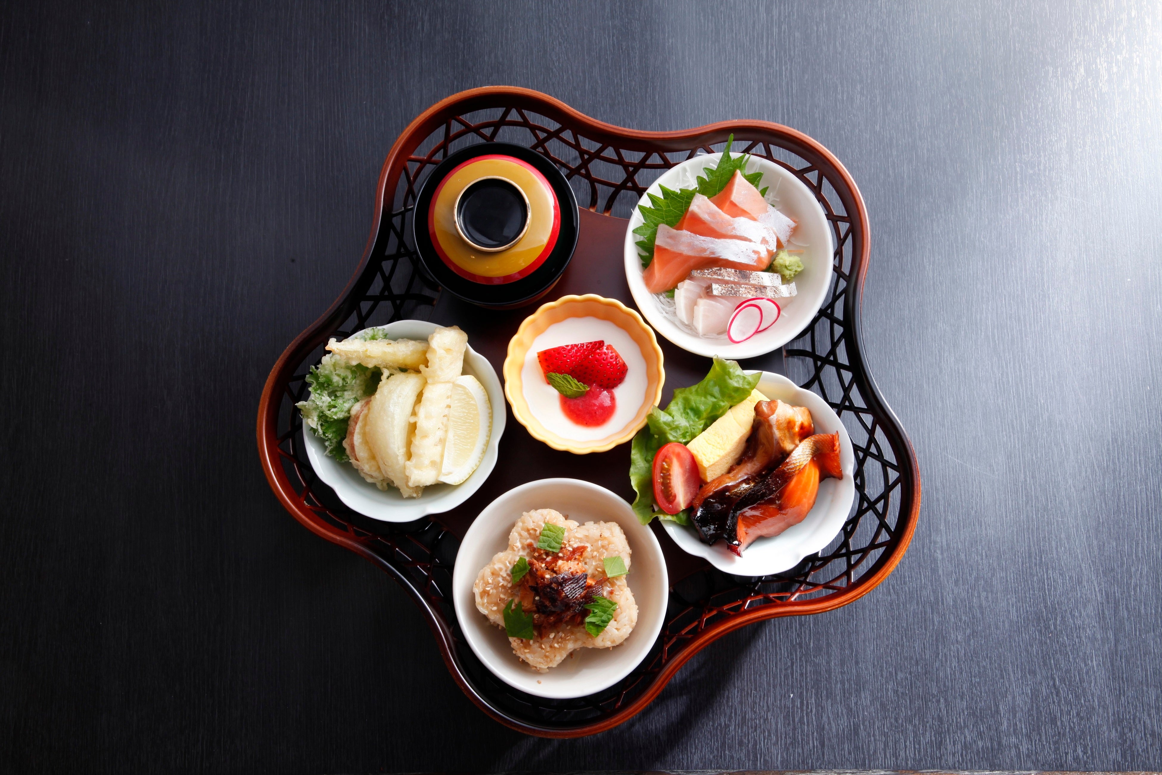 淡路島サクラマス御膳イメージ