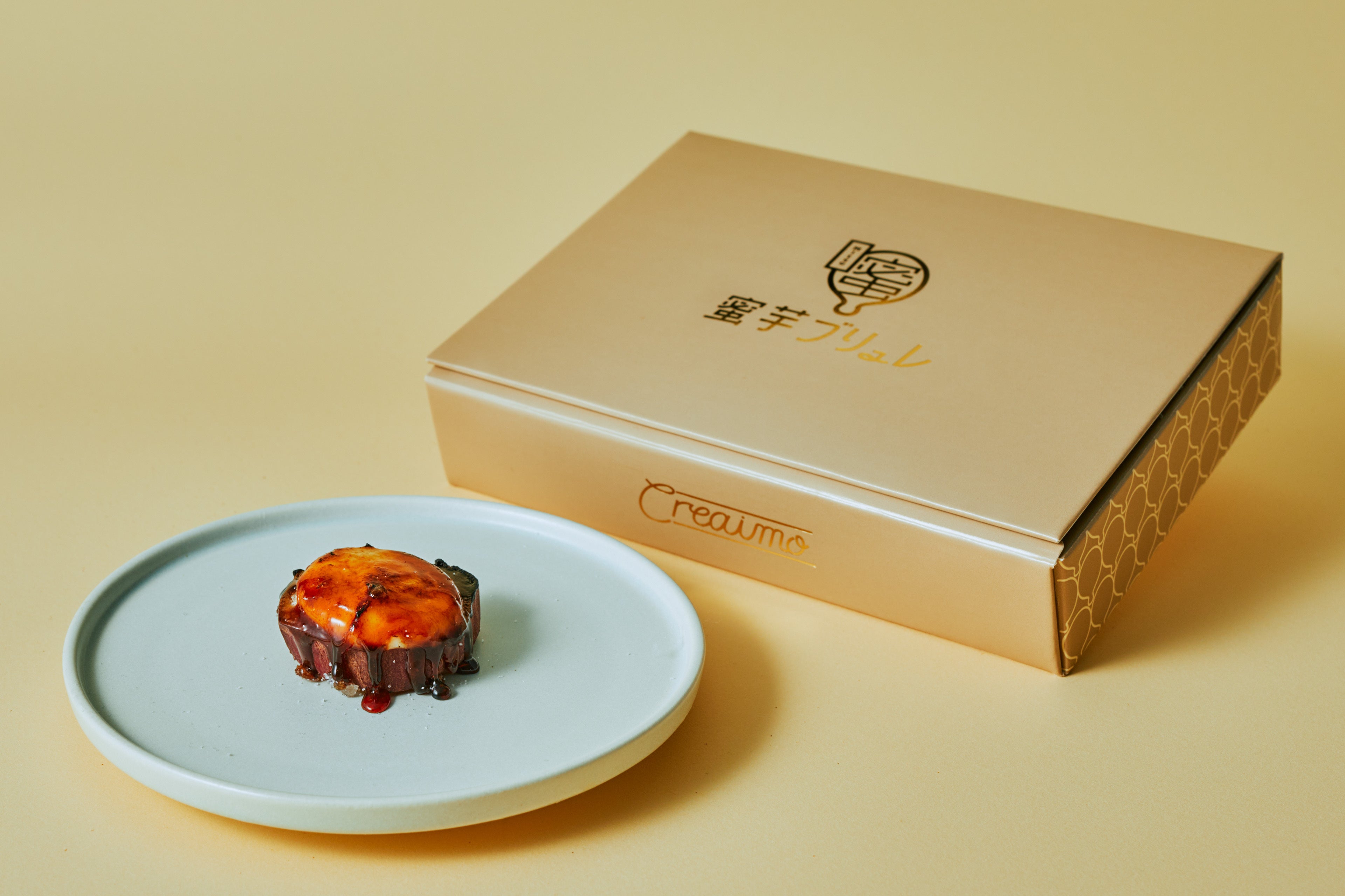 蜜芋ブリュレ一箱（９個入り）　2,160円（税込）