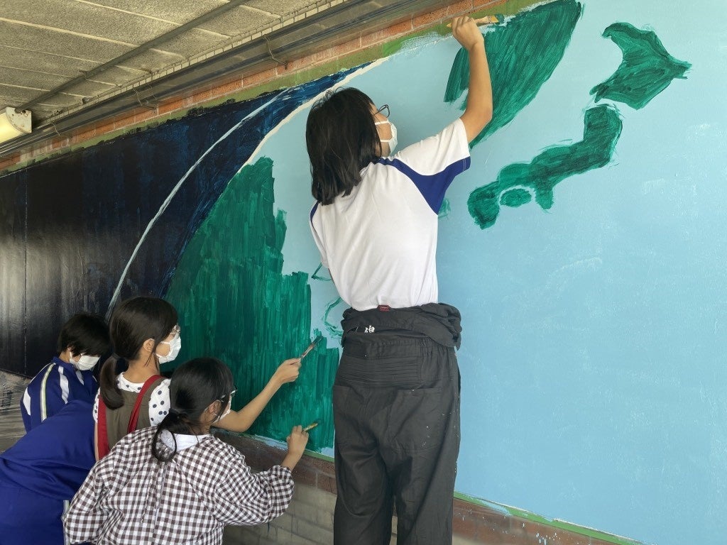 デザインと描画の中心を担った大庄中学校美術部の方々