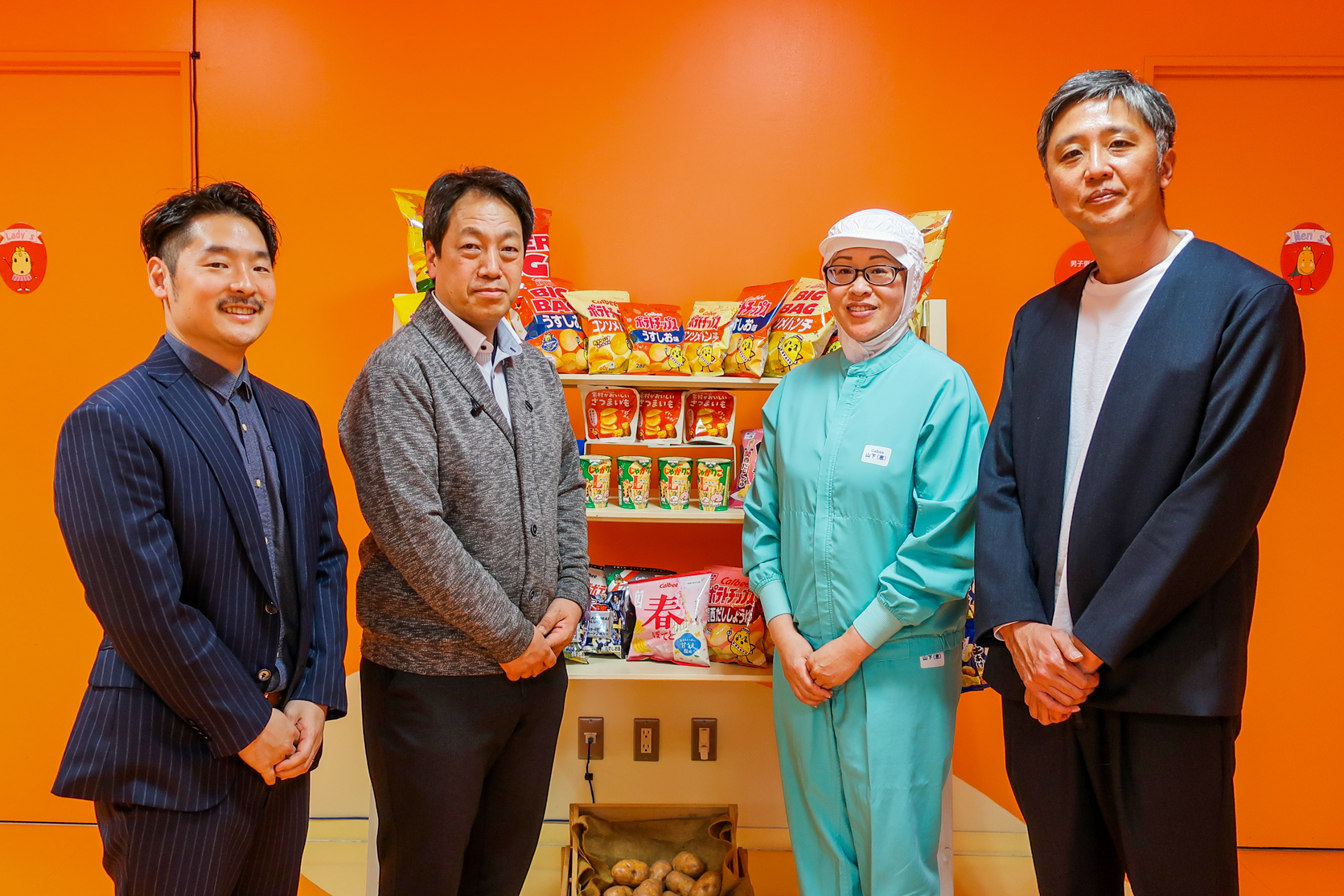 スカイディスク担当 下、カルビー 溝口さま、カルビー 山下さま、スカイディスク 代表 内村