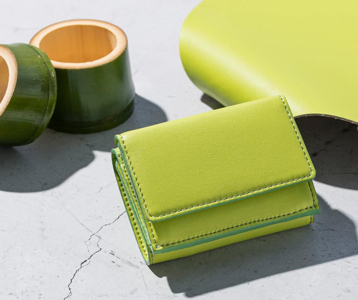 コンパクト財布「IVY」イエローグリーン（素材：竹を含有したバイオマスヴィーガンレザー）