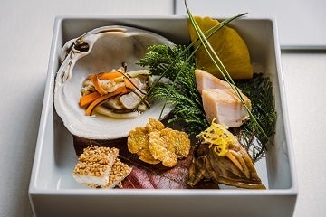 [八寸] 牡蠣味噌󠄀煮 ふぐ利休焼き 北寄貝松前漬け 大山鶏味噌燻製 他