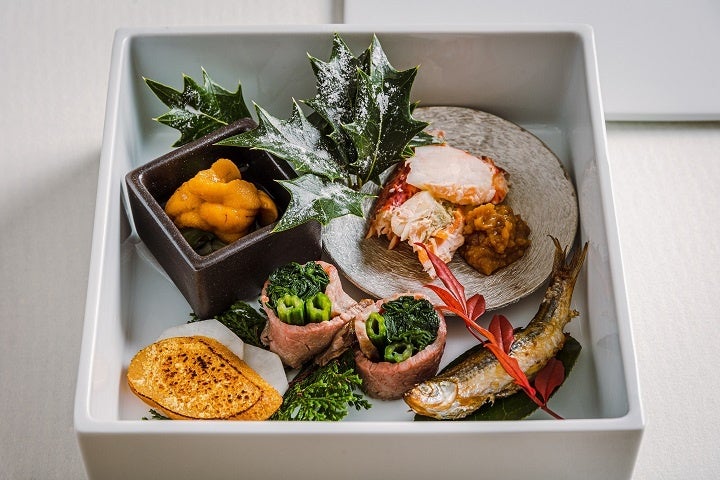 [八寸]　もろこ姿焼き　ローストビーフ緑巻 唐墨　菊芋　他