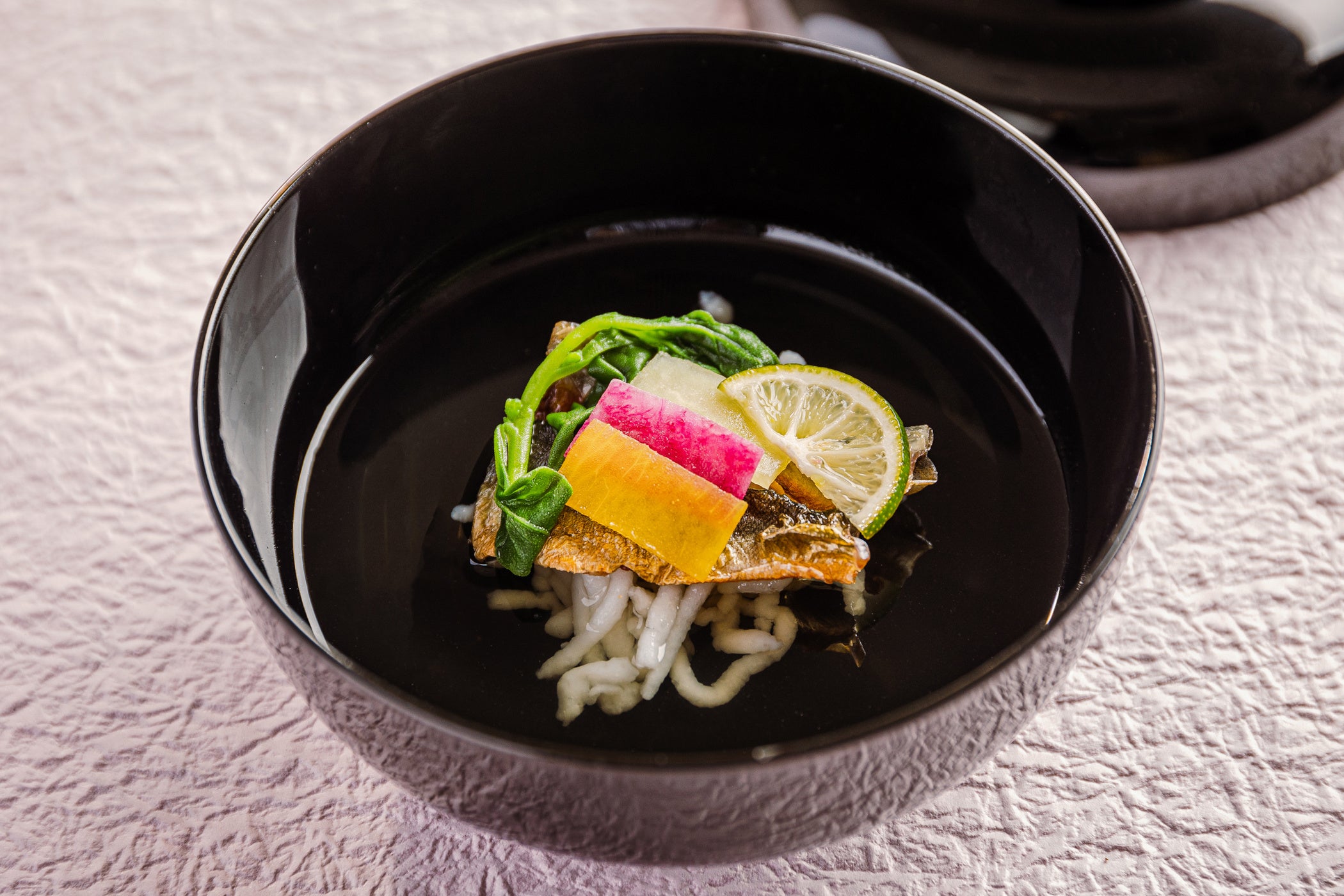 [お椀]  鮎風干し  魚素麺  短冊野菜  つるな  酢橘