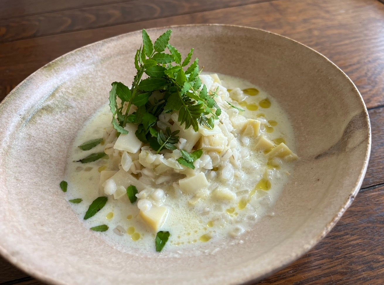 プリモピアット（第一の皿）　「筍と大麦の味噌󠄀豆乳リゾット」