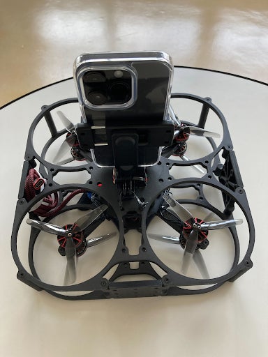 アイ・ロボティクスのドローンとマウント
