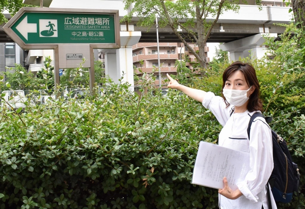 昨年6月の防災さんぽの様子（右端：和田麻実子アナウンサー）。気候もルートも全く違う今回は、どんな発見があるでしょうか…。