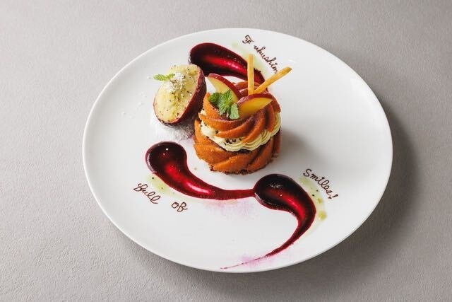 作品名「復興ふくしまの恵み〜さつまいもとトロピカルフルーツのアシェットデセール〜」（撮影：加賀山裕亮）