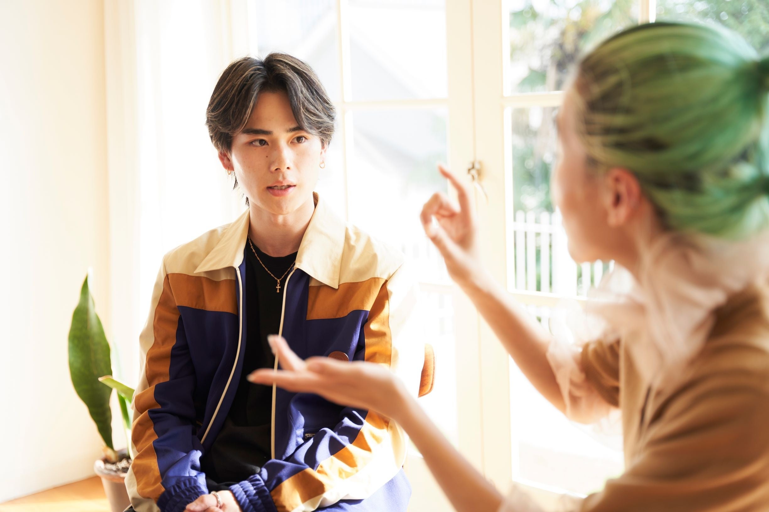 （左）花岡瑠斗さん　（右）コギソマナさん