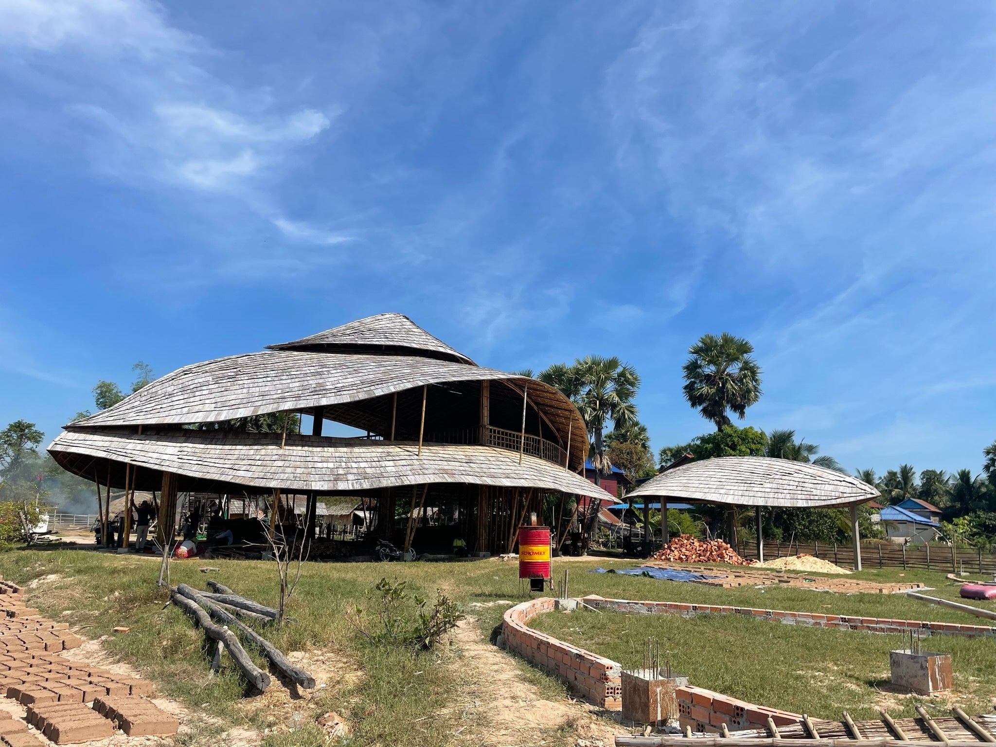 耐久性に優れたカンボジア産の竹を使った建築様式