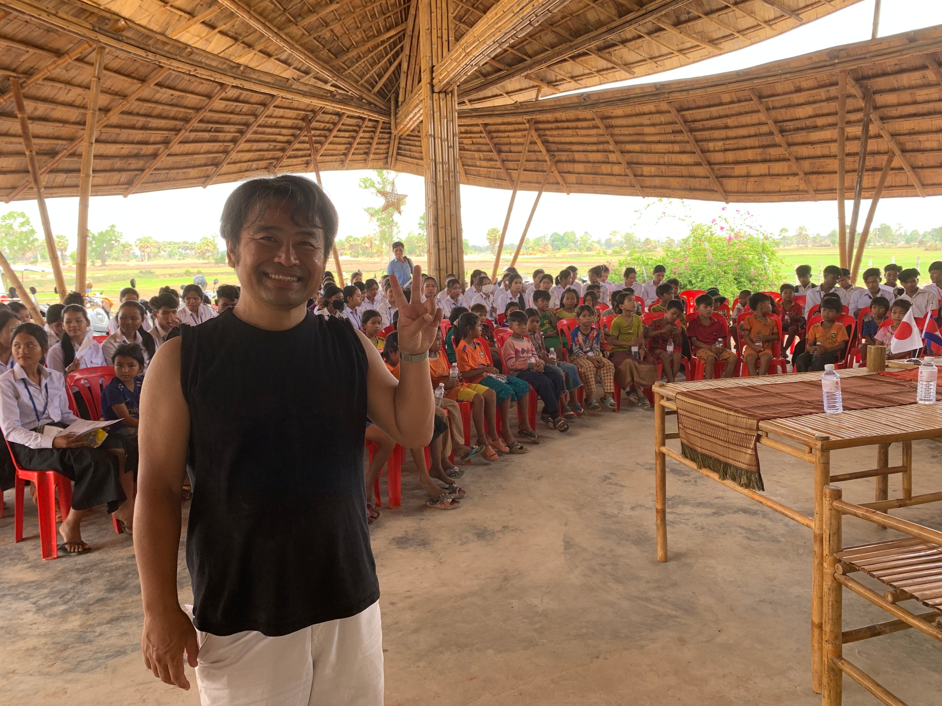 開校式に参加してくれた地域の高校生と小学生あわせて150人が参加